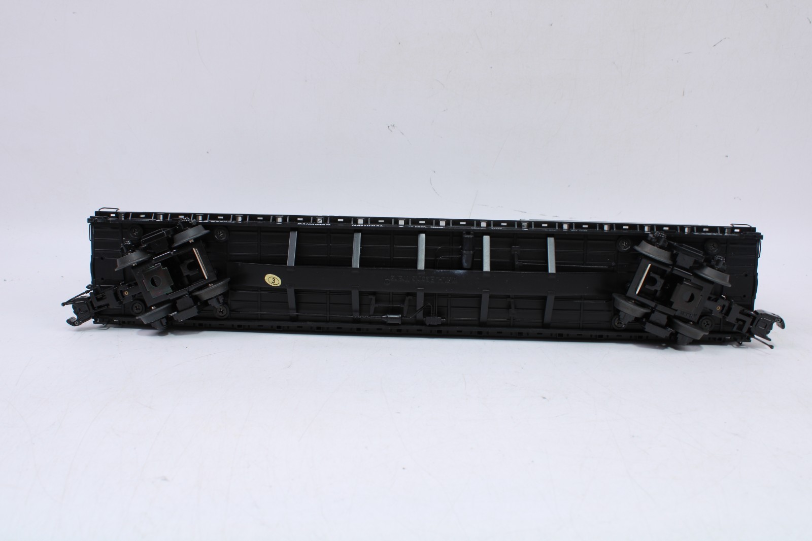 MTH 20-98583 O 60′ Flat Car Canadian National #633025 Trash Containers