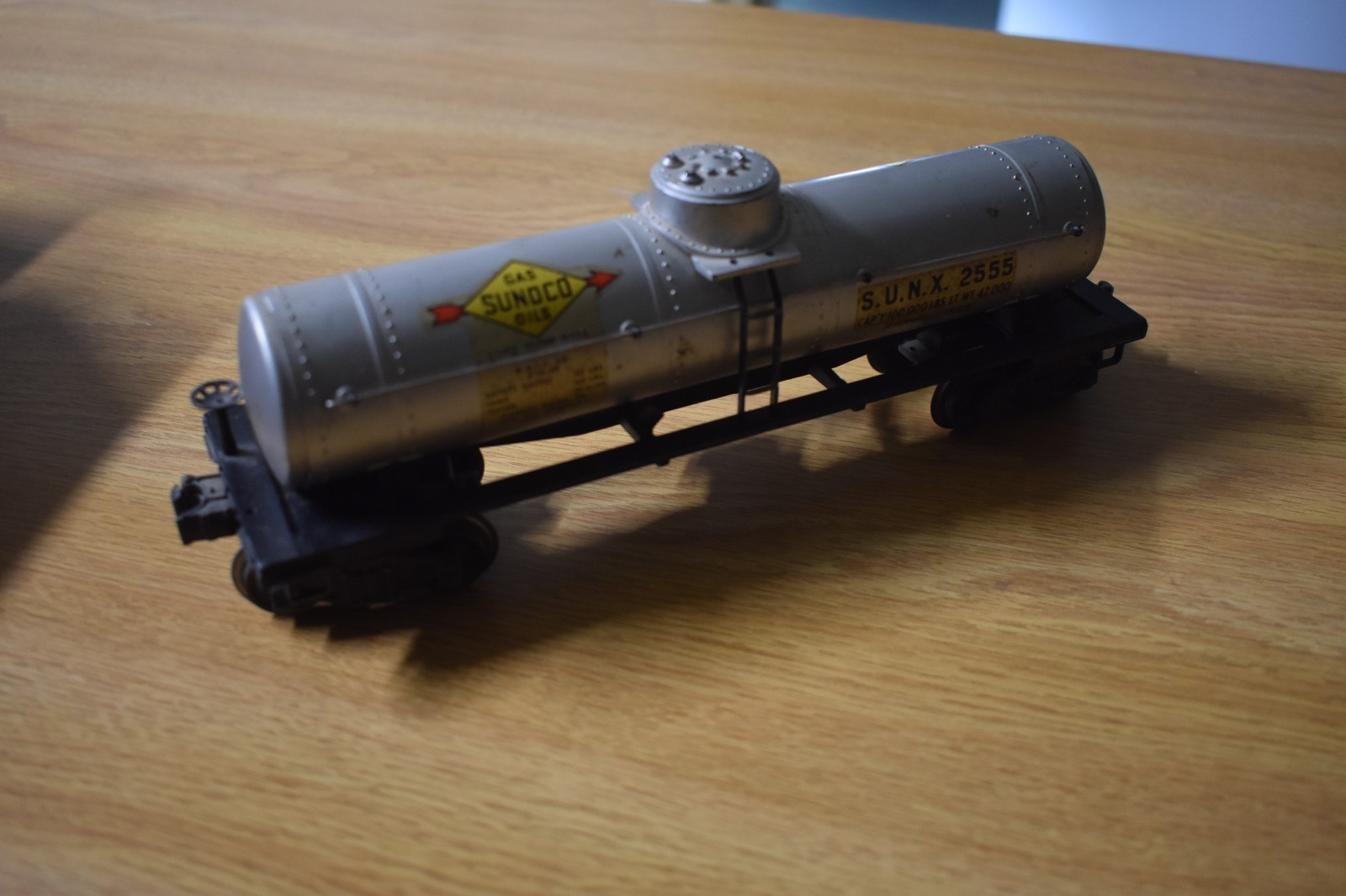 Lionel Postwar 2555 Silver Sunoco Tankcar Boxed