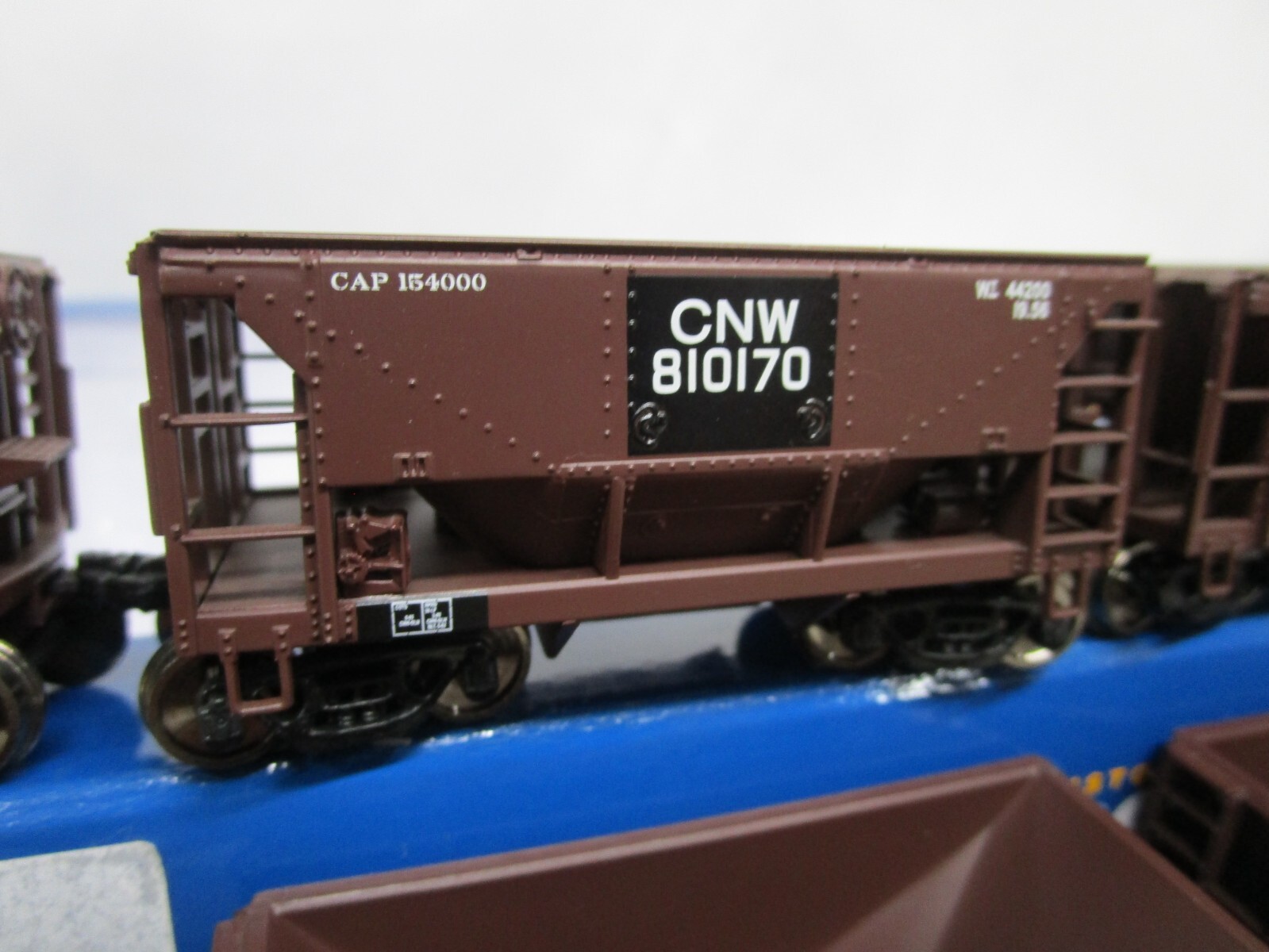 Walthers HO Scale C&NW Chicago North Western 24′ Minnesota Ore Car Set of 6