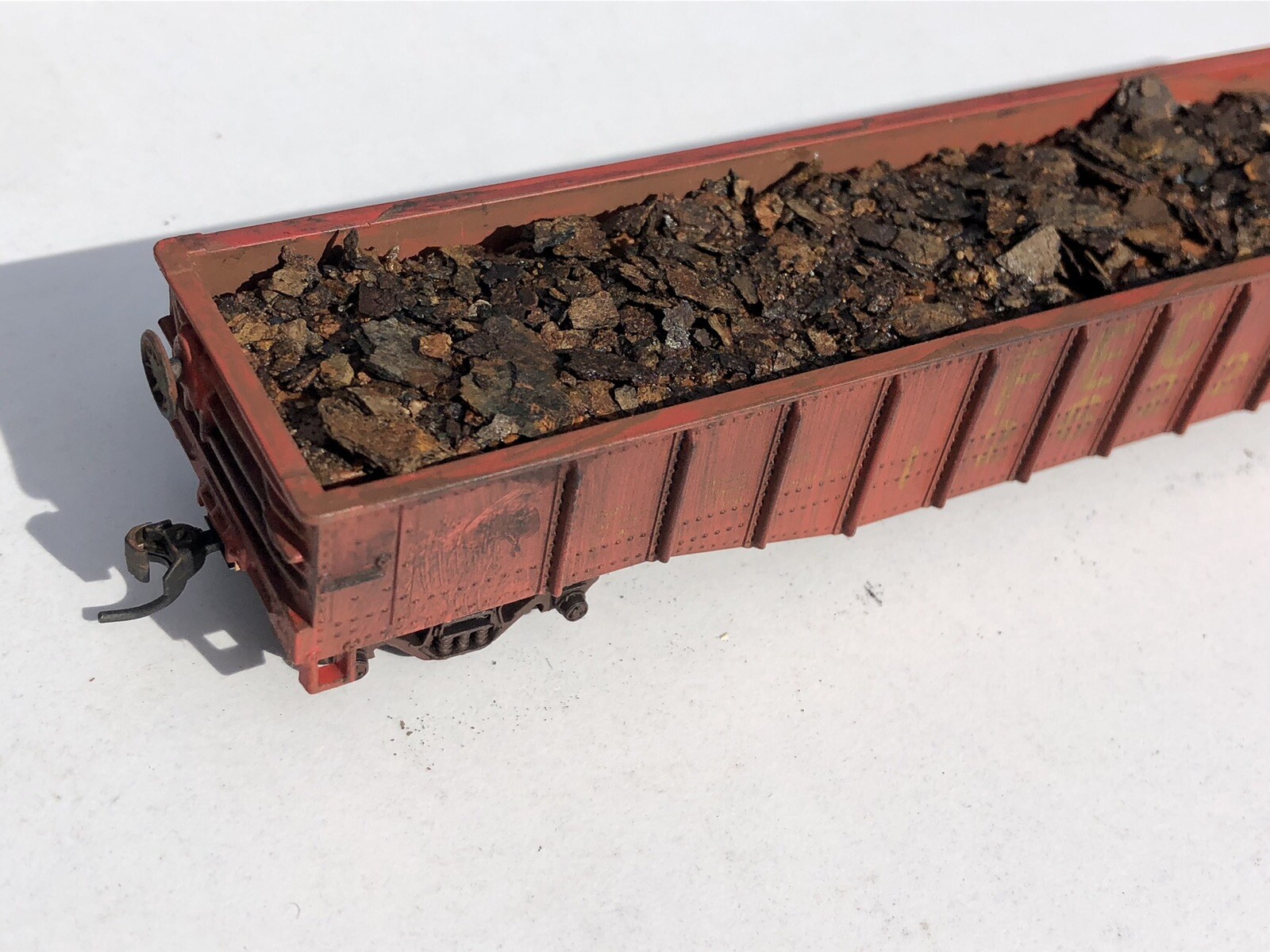 HO Scale Rust Each Bag Has 4oz Of A Mix Of Chips And Fine Rust Enough For 4 Cars
