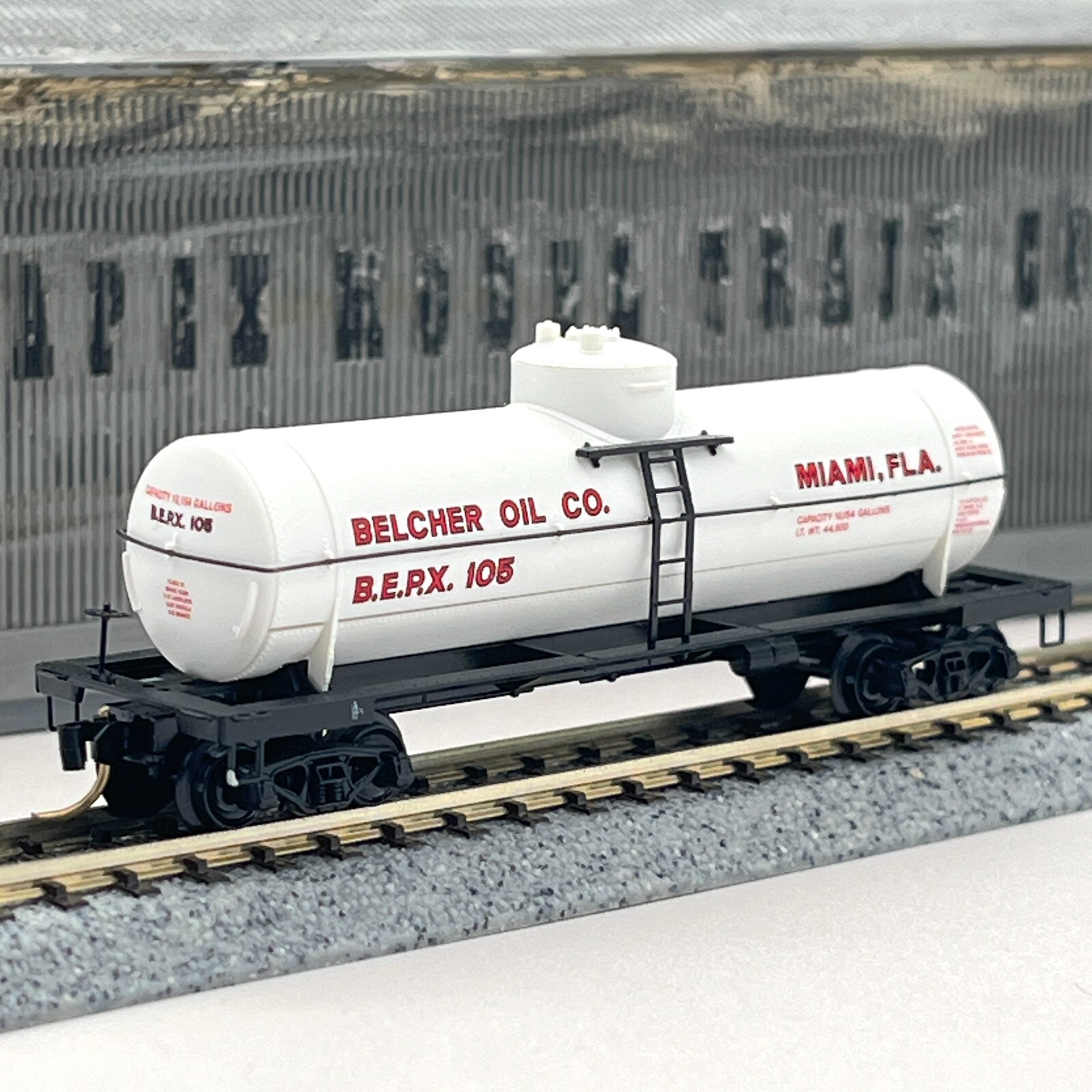 Micro-Trains N Scale 65420 Belcher Oil Single Dome Chemical Tank Car BERX 105