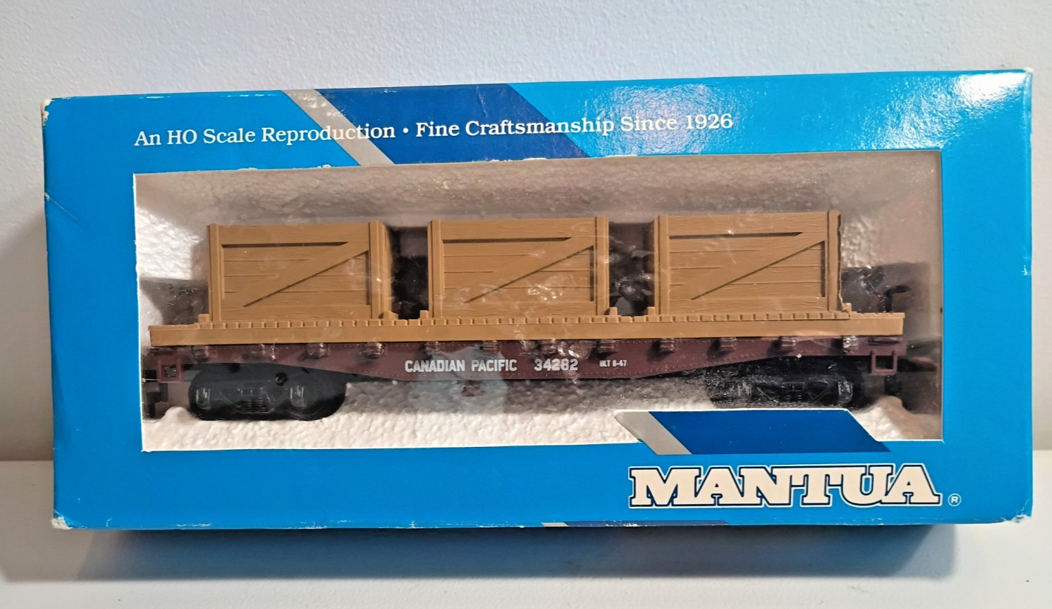 Mantua Ho Scale Model Train Canadian Pacific Flat Car W/ Crates 827-080 34282