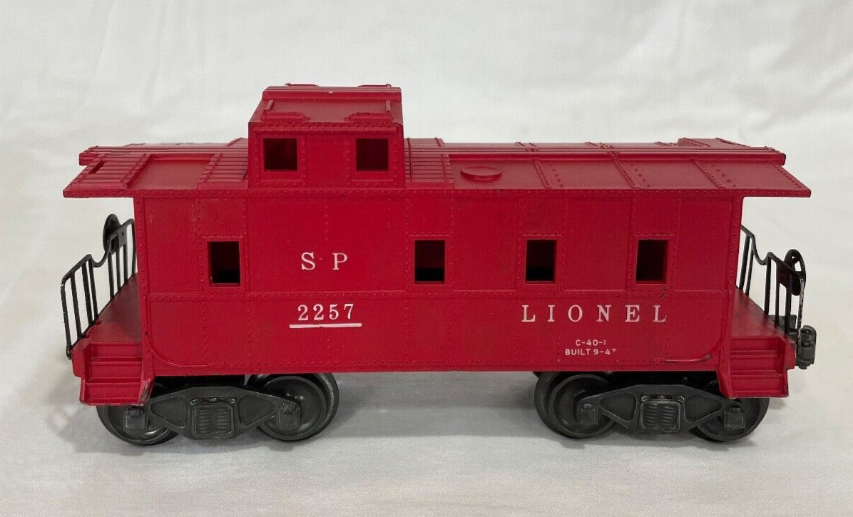 Lionel #2257 “SP” Red Caboose (Postwar O gauge) 1947