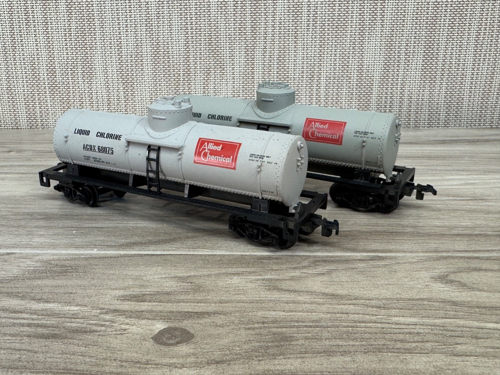 Lot of 6 Life-Like HO Scale Train Cars Union Pacific MEC GBW Allied Chemical VTG