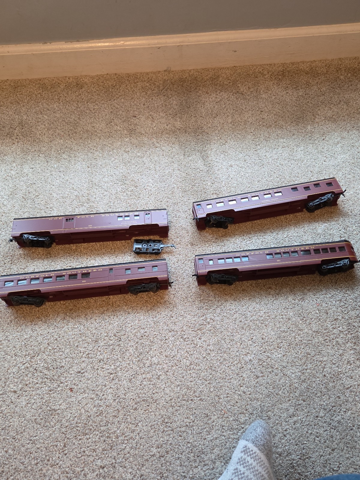 HO Scale Con-Cor (4)Assorted Norfolk & Southern Passenger Set 330,491,581,Augus