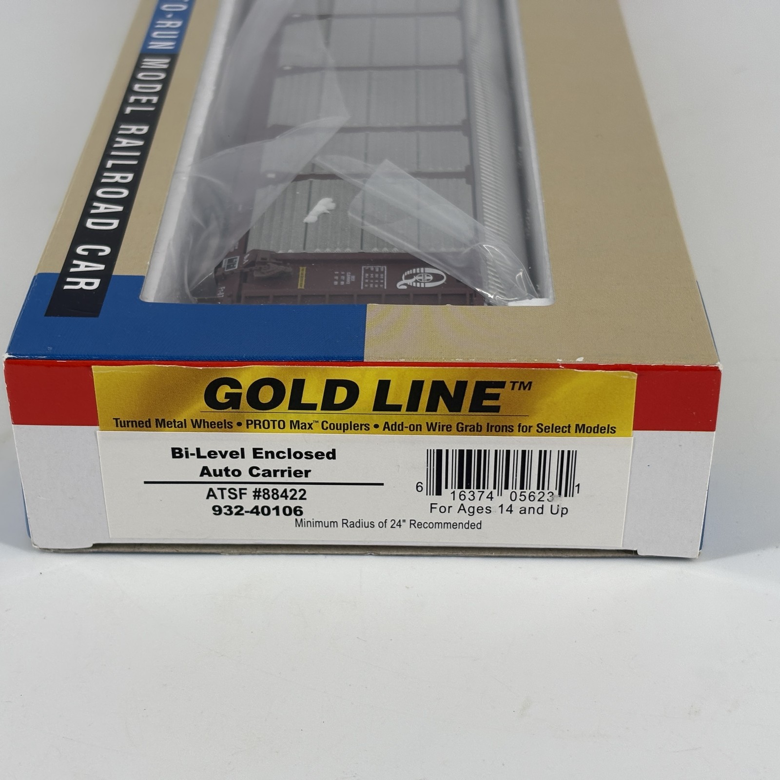 Walthers HO Scale Gold Line ATSF Santa Fe Bi-Level Enclosed Auto Carrier #88422