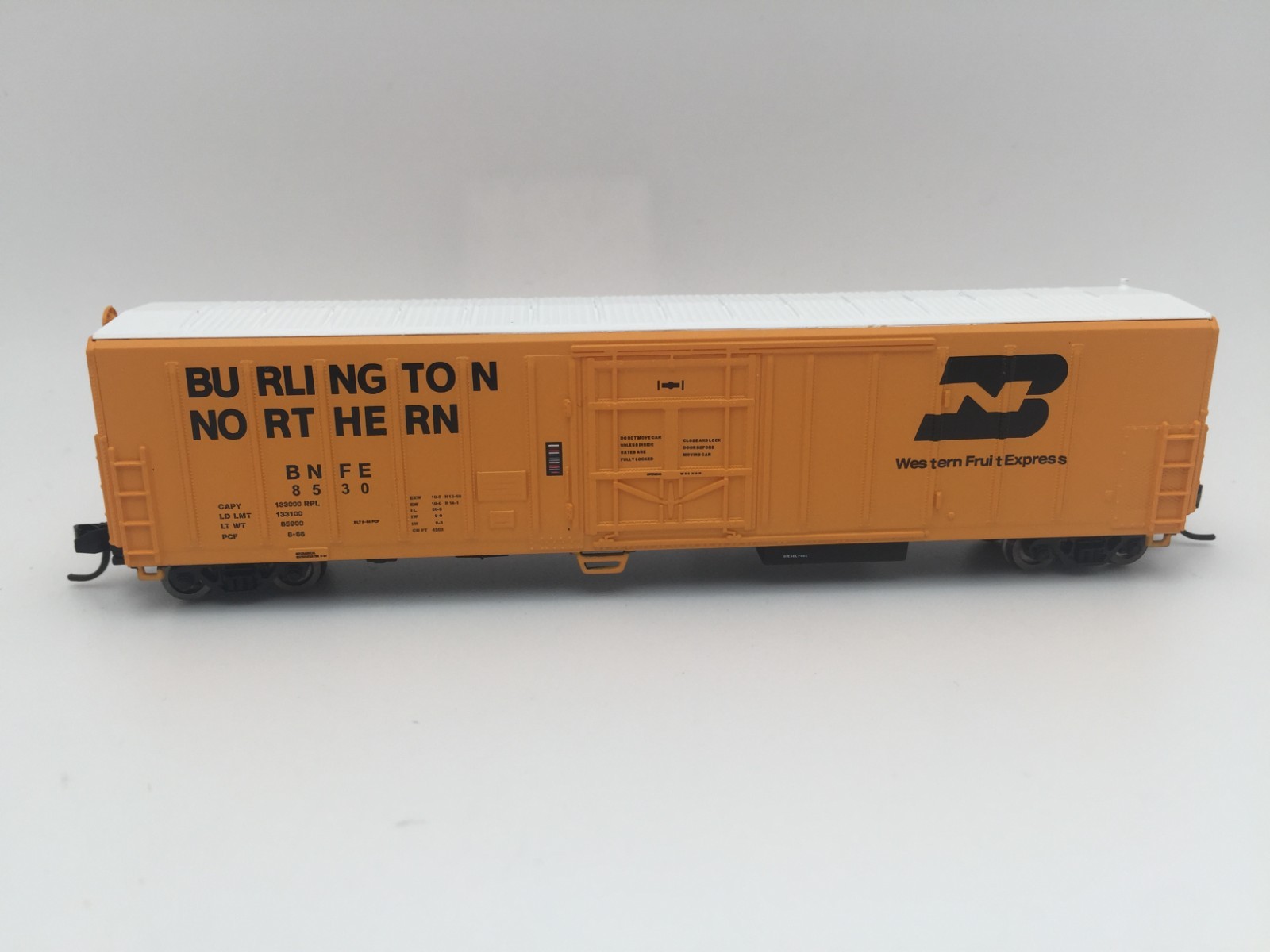 Red Caboose N Scale RN-18608-04 BNFE N R-70-15 Mechanical Reefer Rd #8530