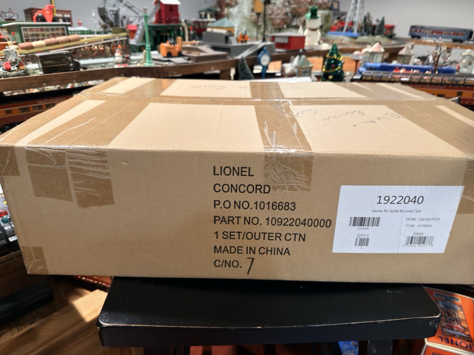 Lionel Santa Fe Gold Bonnet Set 19220-40 Complete with Original Box