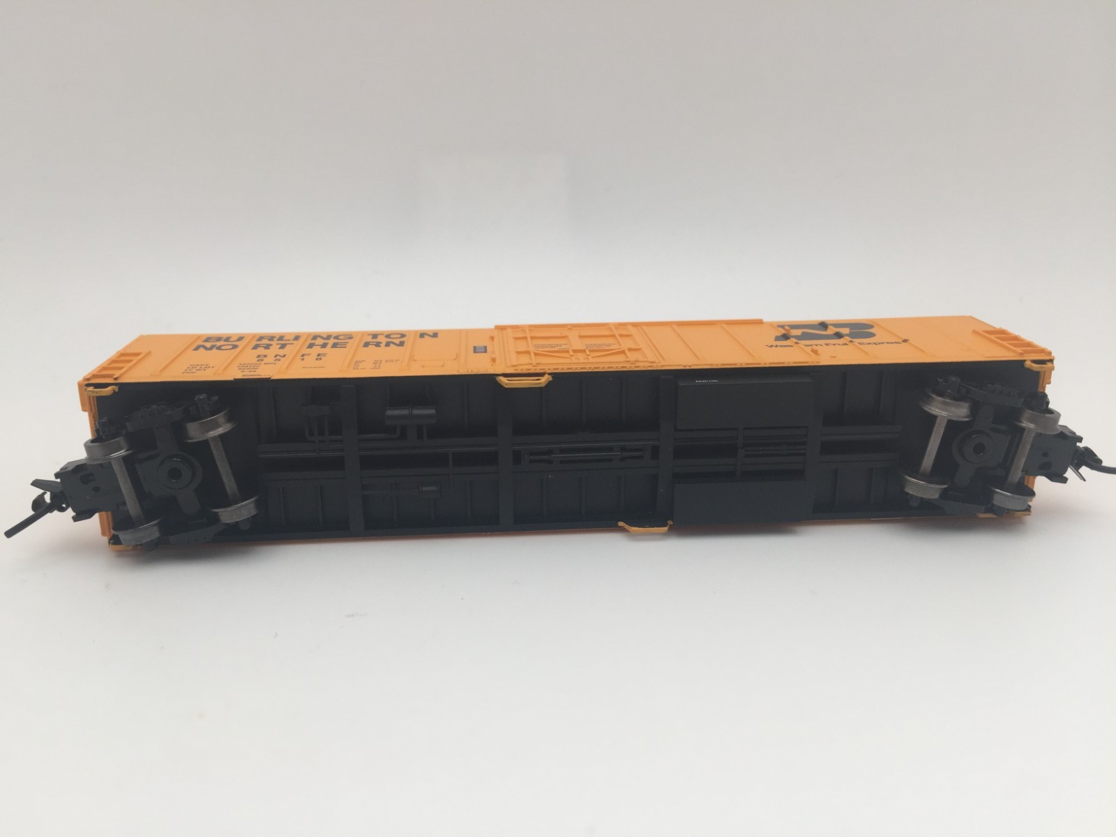 Red Caboose N Scale RN-18608-02 BNFE N R-70-15 Mechanical Reefer Rd #8518