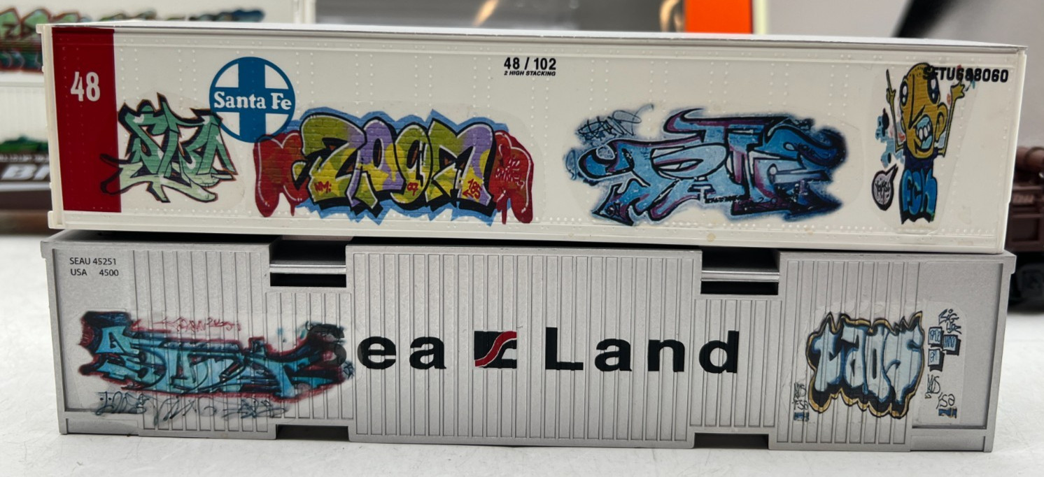 Lionel O 6-26485 BNSF 237871 Maxi Stack Pair Container Train Flatcar w/ Graffiti