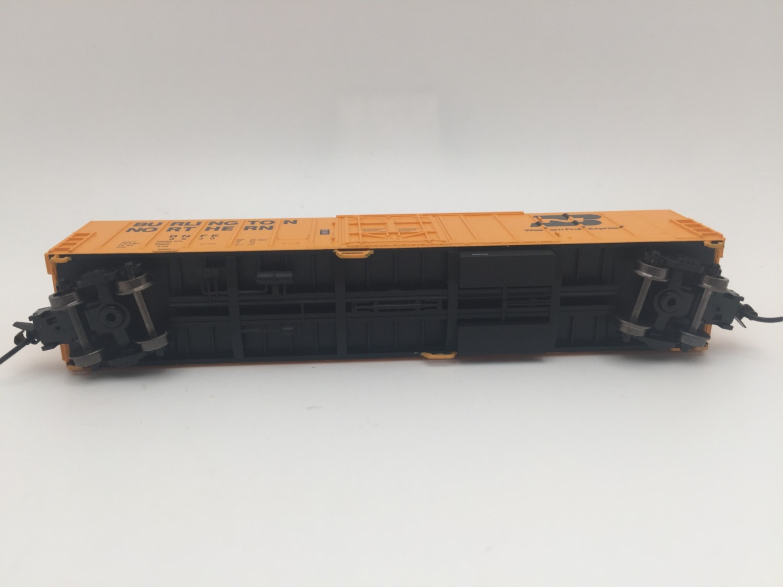 Red Caboose N Scale RN-18608-04 BNFE N R-70-15 Mechanical Reefer Rd #8530