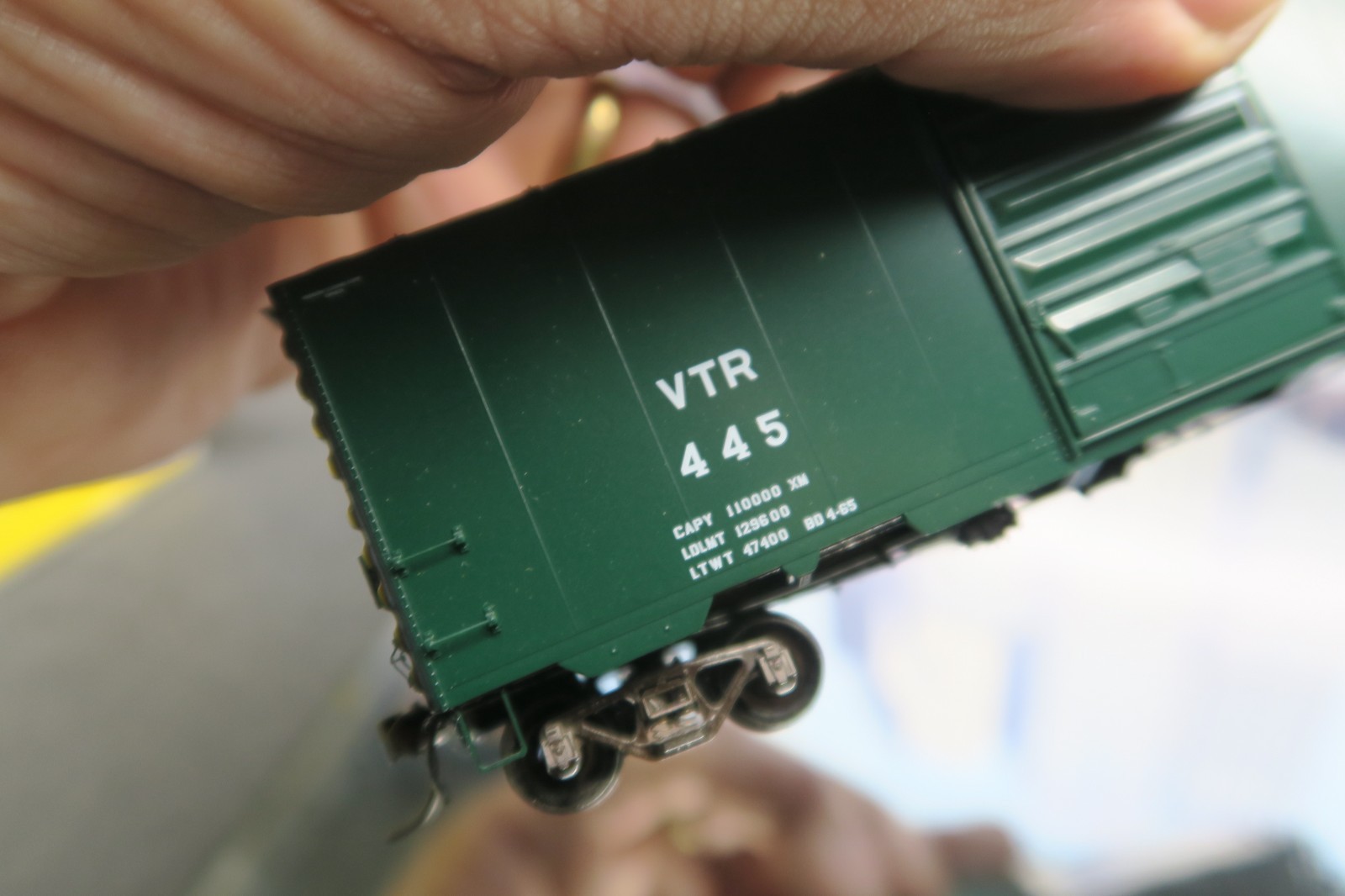 KADEE CARS HO SCALE #5222 VERMONT RAILWAY VTR 445 40′ PS-1 BOXCAR! 8′ DOOR!