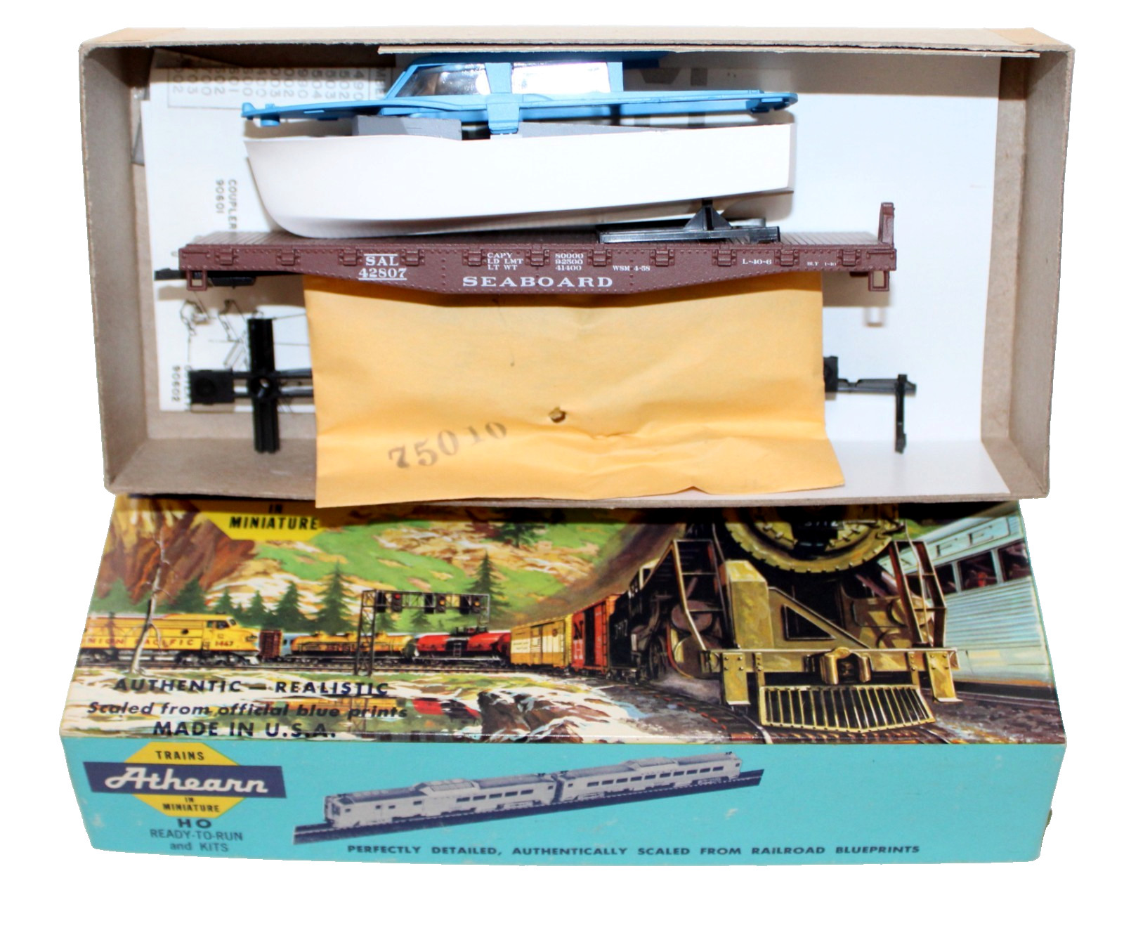Athearn 1354 HO SAL 40′ Flat Car 42807 with Blue Boat Kit NIB