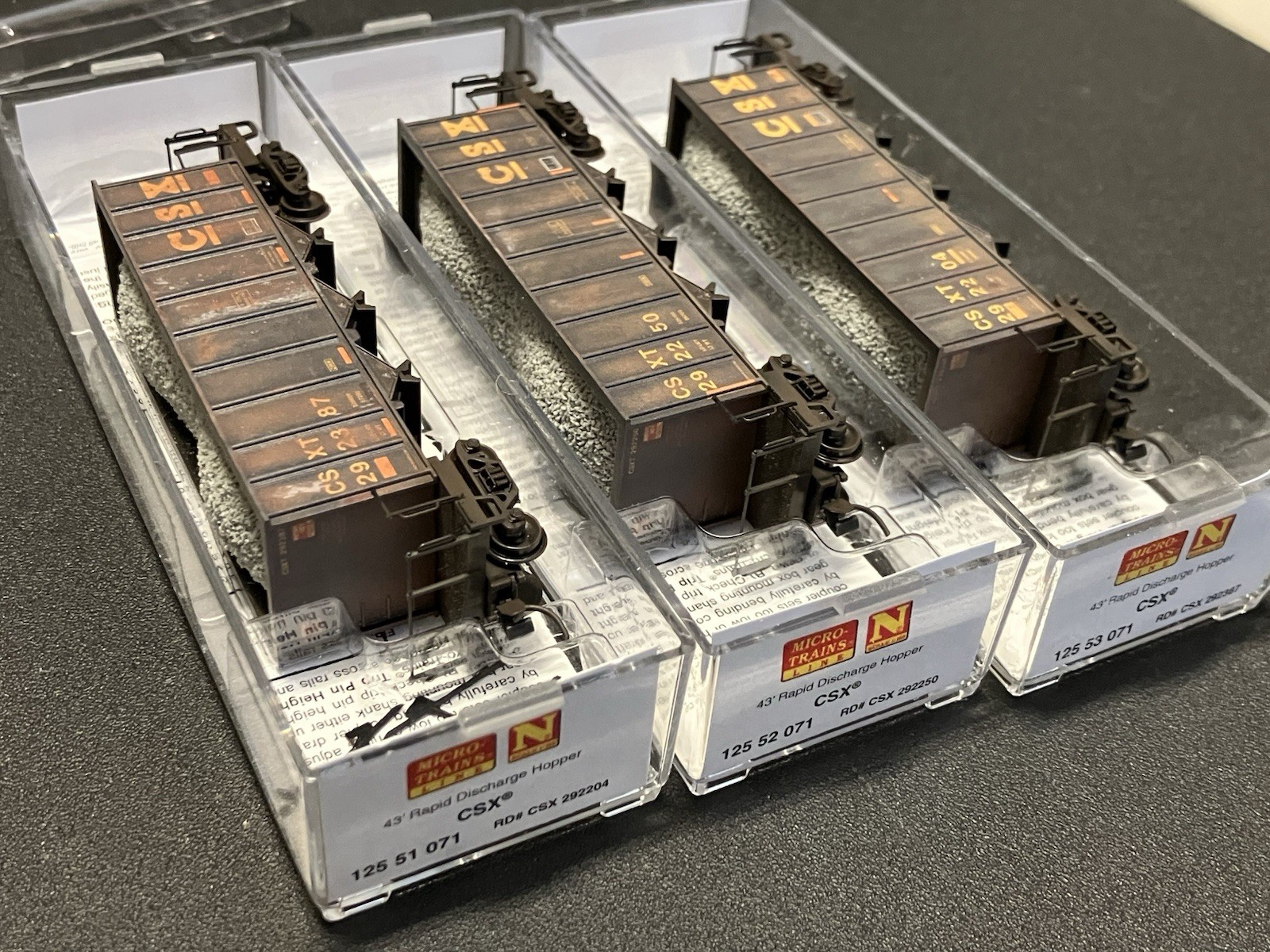 N Micro-Trains CSX Weathered 3-Pack Black Rock Train Car Set