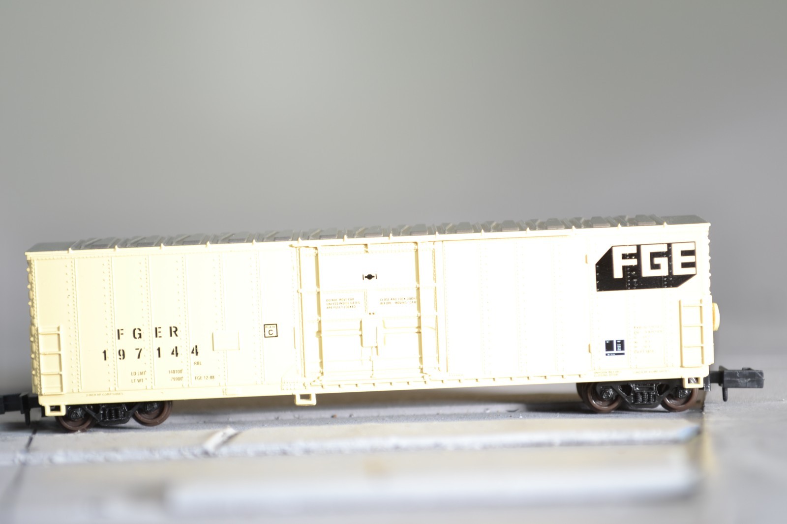 33218 N Scale ATLAS 50′ BOX CAR FGER FRUIT GROWERS EXPRESS