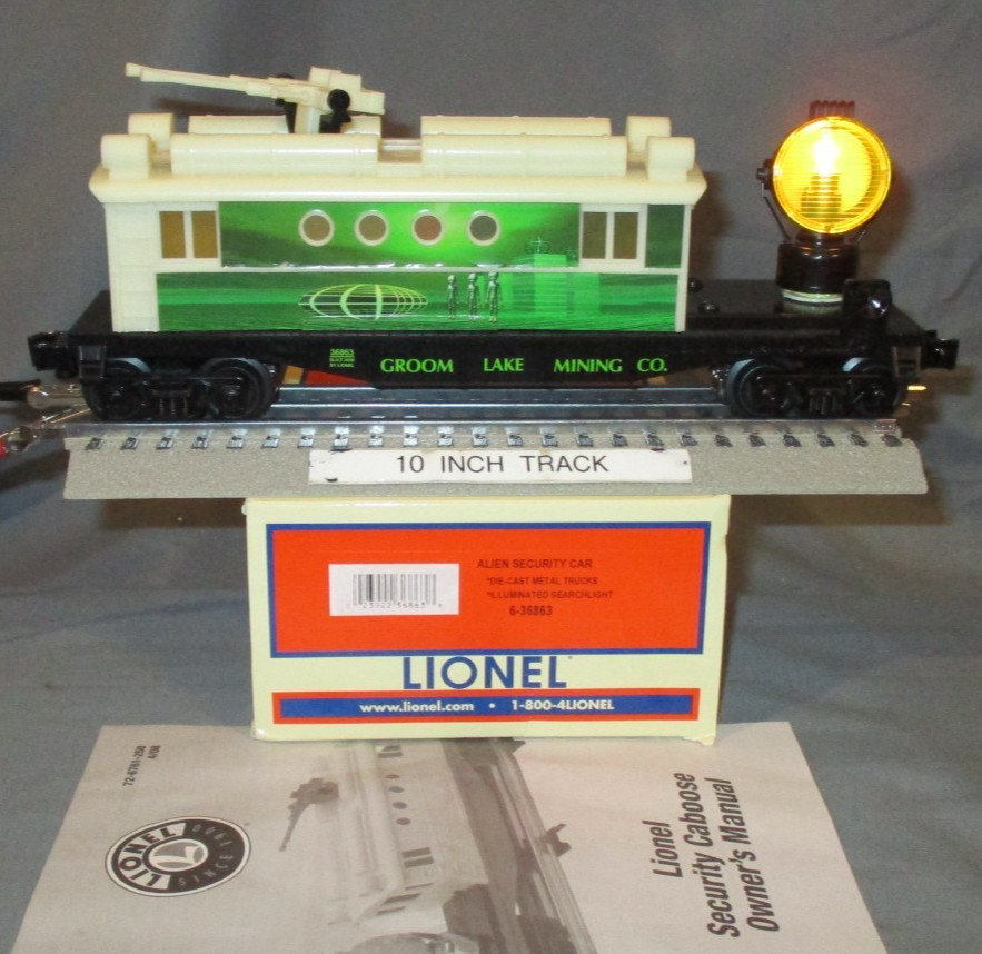 Lionel 36863 Area 51 Groom Lake Alien Security Caboose w/ Searchlight O/027 ga.
