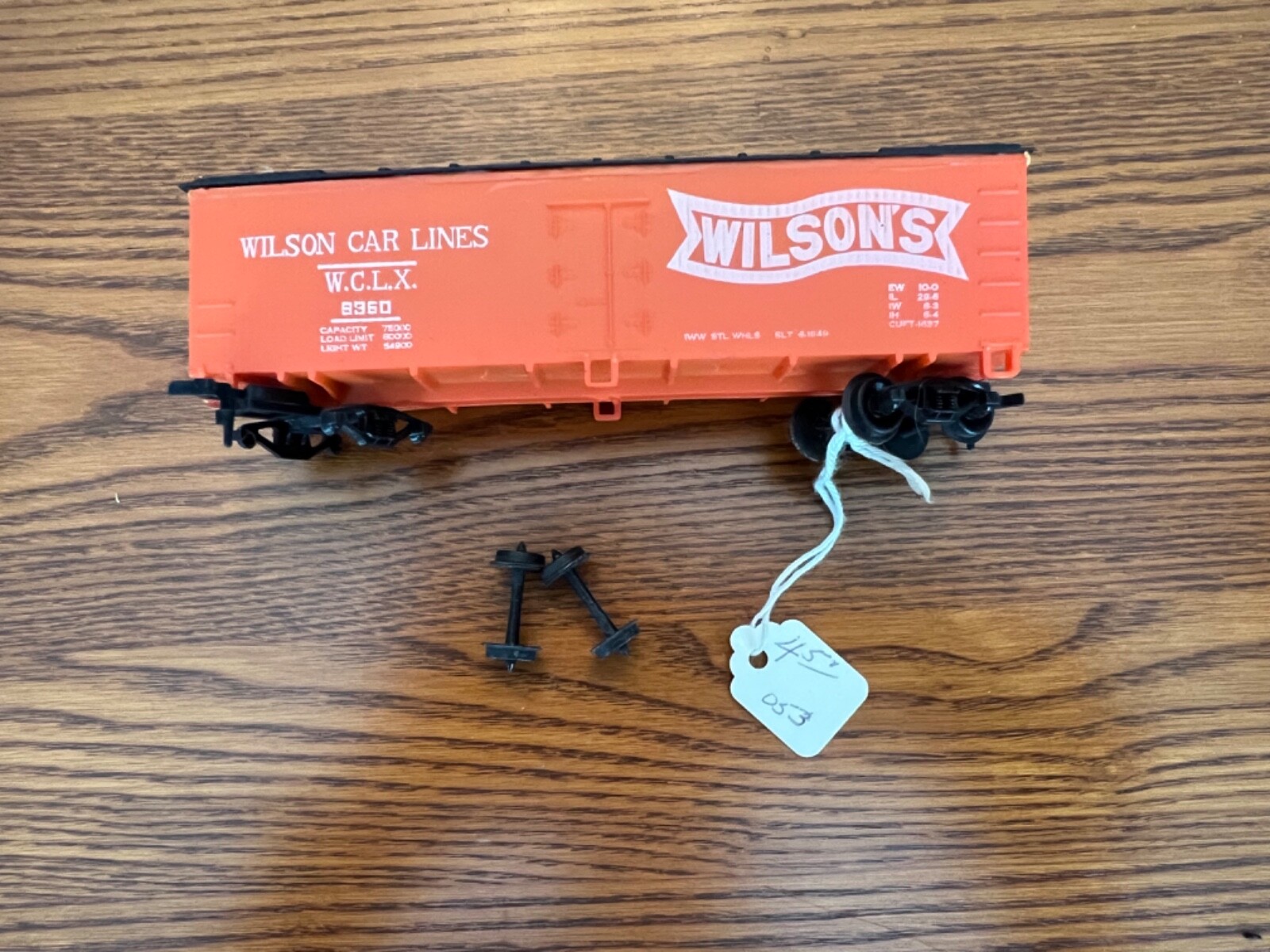 HO GAUGE ~ WILSON’S CAR LINES – REEFER CAR – # W.C.L.X. 8360 – As is