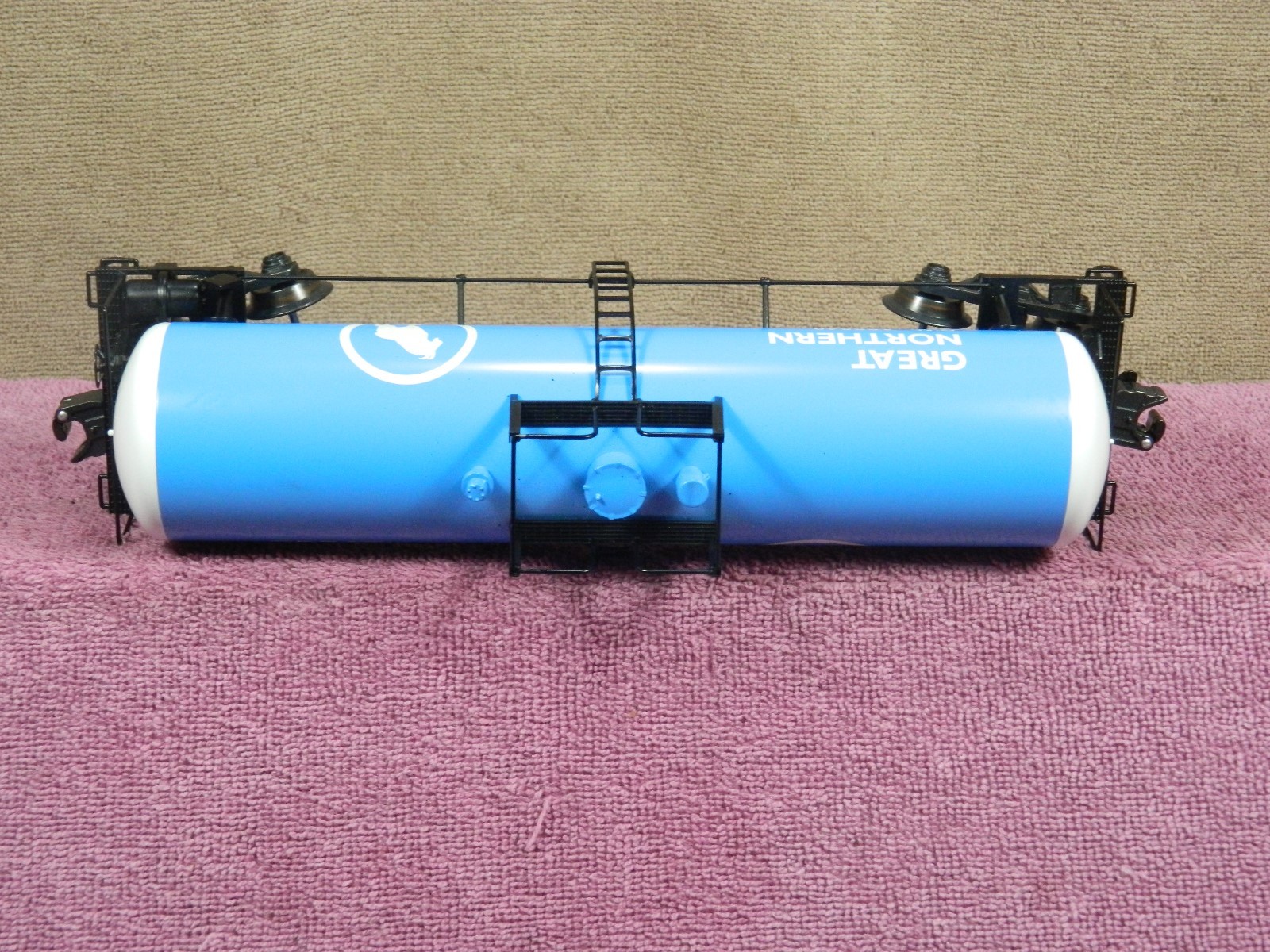 K-LINE GREAT NORTHERN SKY BLUE UNIBODY ALUMINUM TANK CAR O SCALE #K-90016 LNOB