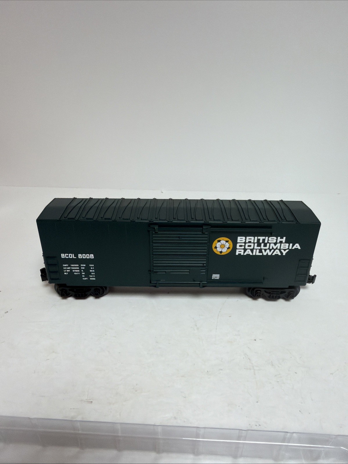 Lionel 8008 6-25050 British Columbia BCOL 8008 Hi-Cube Box Car Train