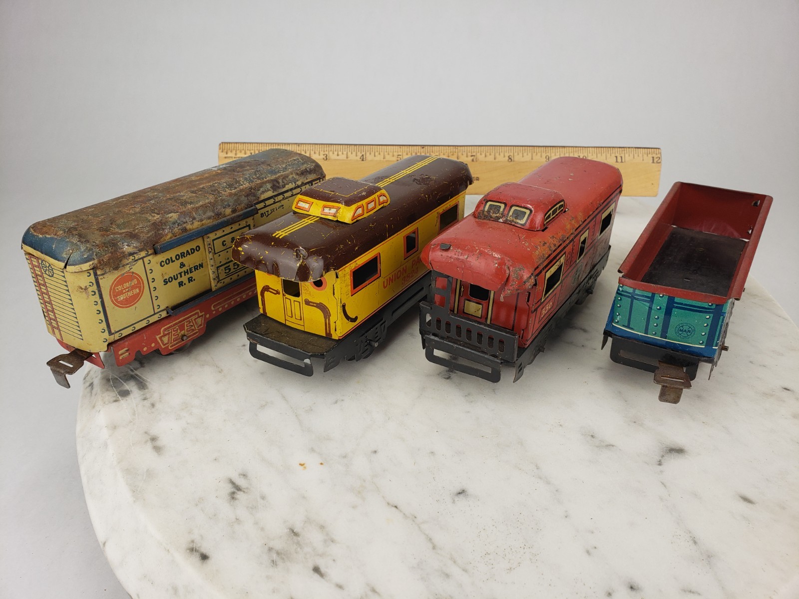 4x Vintage Tin Train Car Marx Union Pacific New York Central C & S 555 556 3824