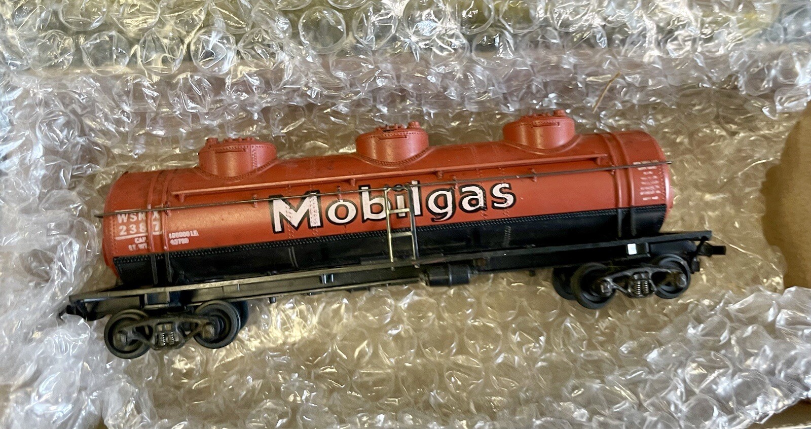 🚂 HO Scale Athearn 1503 Mobilgas 3-Dome Tank Car, Red #WSRX2387 C-6 Very Good!!