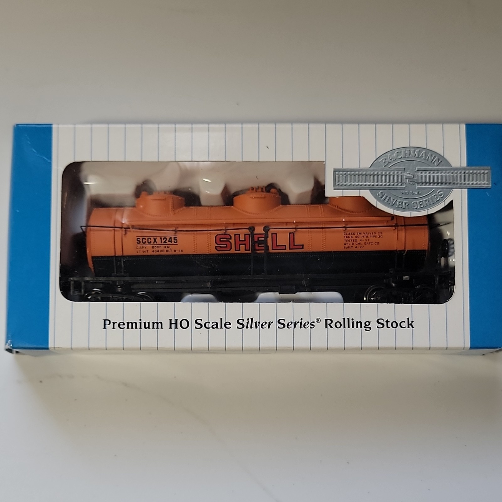 Bachmann HO Shell 40′ 3-Dome Tank Car Orange/Black Metal Wheels 17134