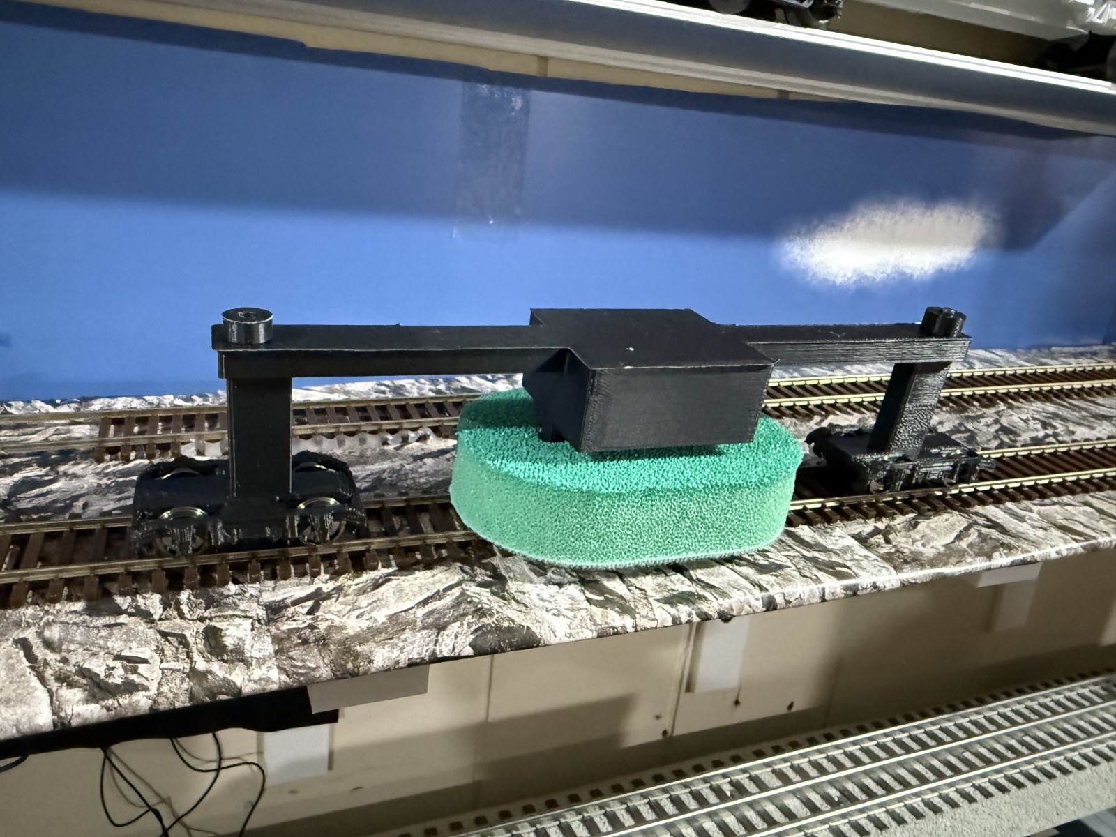 HO Scale Track Cleaning Car with 2-Sided Pad -Push by hand or in front of engine