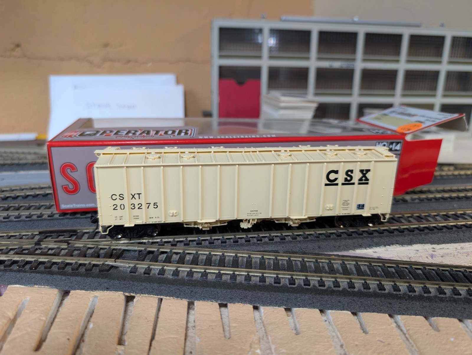 JC Scale Trains Operator CSX CSXT 4180 Airslide Hopper #203275 – SXT10358