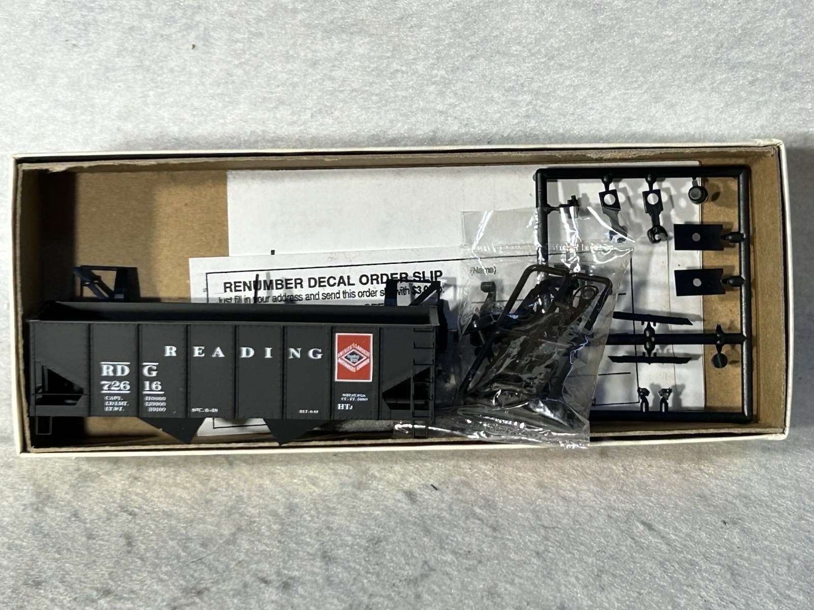 Cool Selection Accurail Various Roads 2-Bay 55 Ton Hopper Car Kits HO
