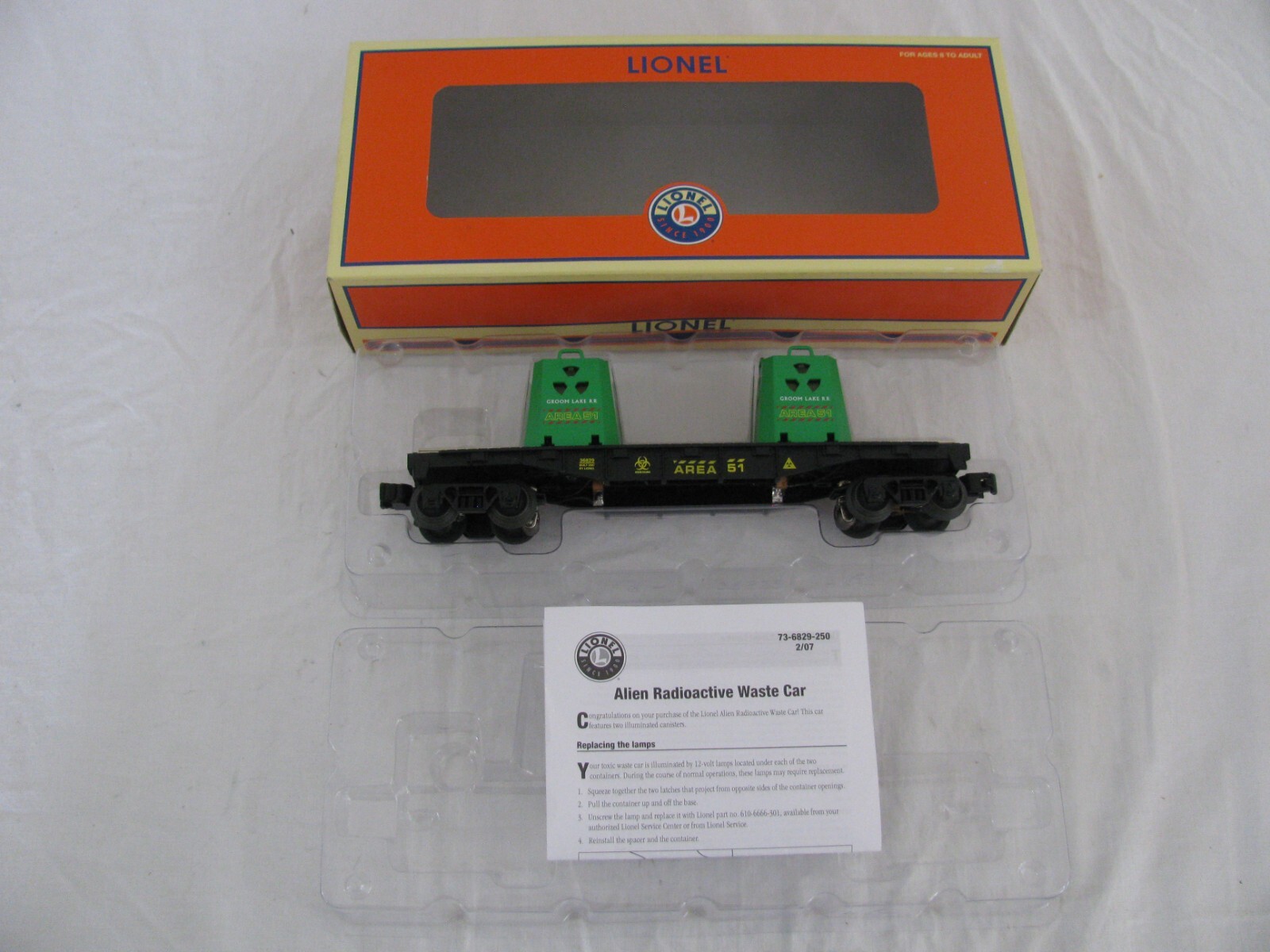 Lionel Trains Area 51 Groom Lake Alien Radioactive Waste Flat Car #6-36829 EX