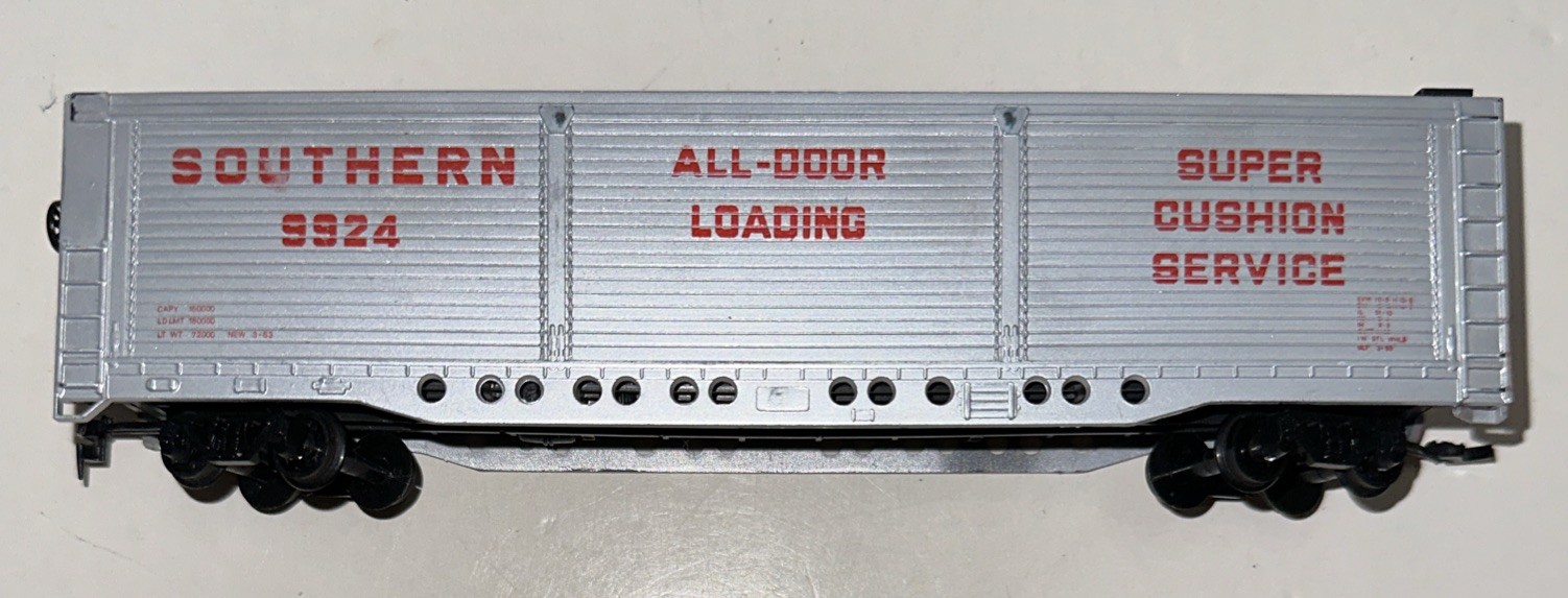 HO Scale AHM Southern 9924 “Super Cushion Service” Box Car