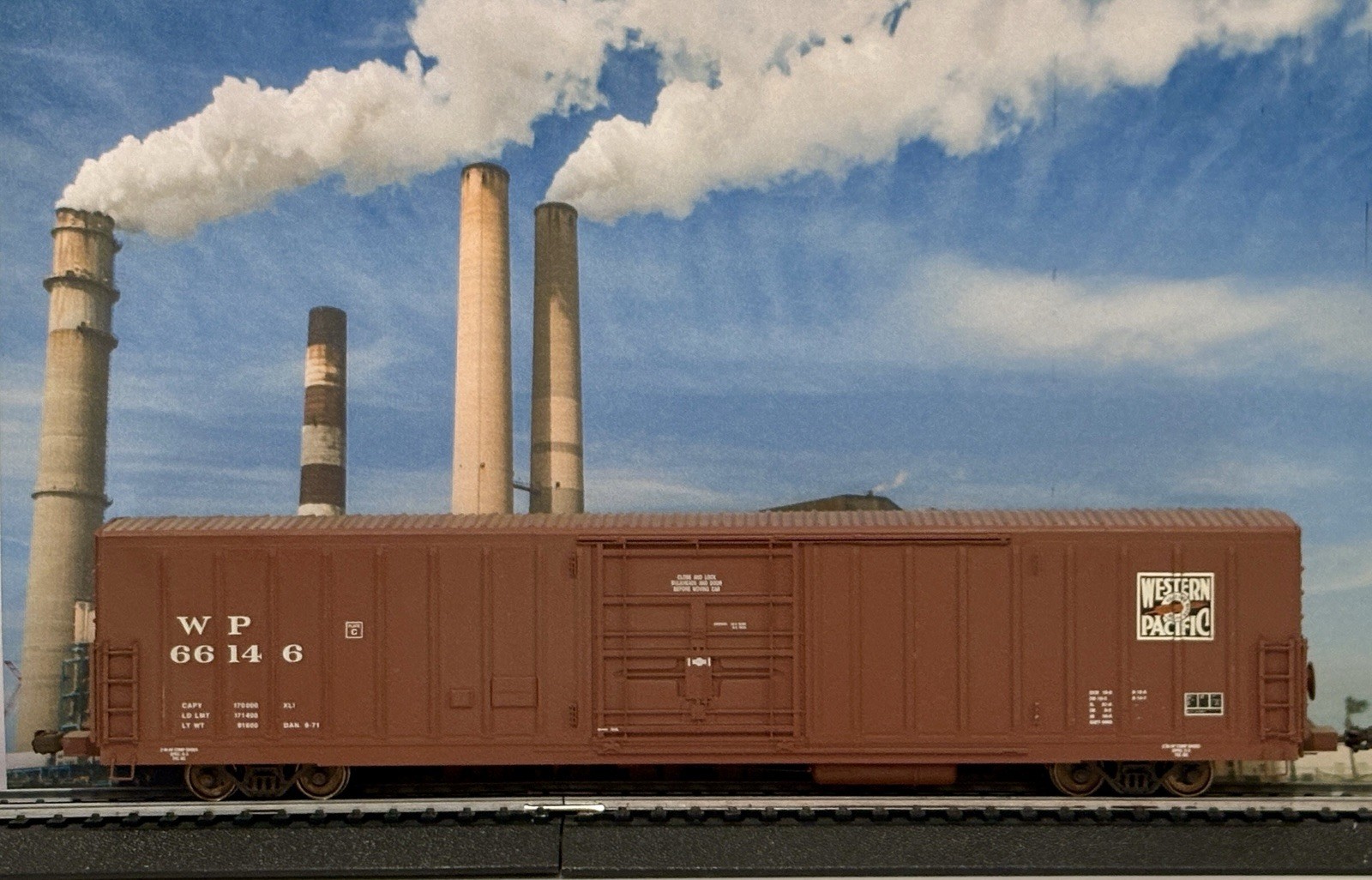 HO Eel River ERM 1450 62’ Western Pacific WP 66146 Pullman Standard Beer Box Car