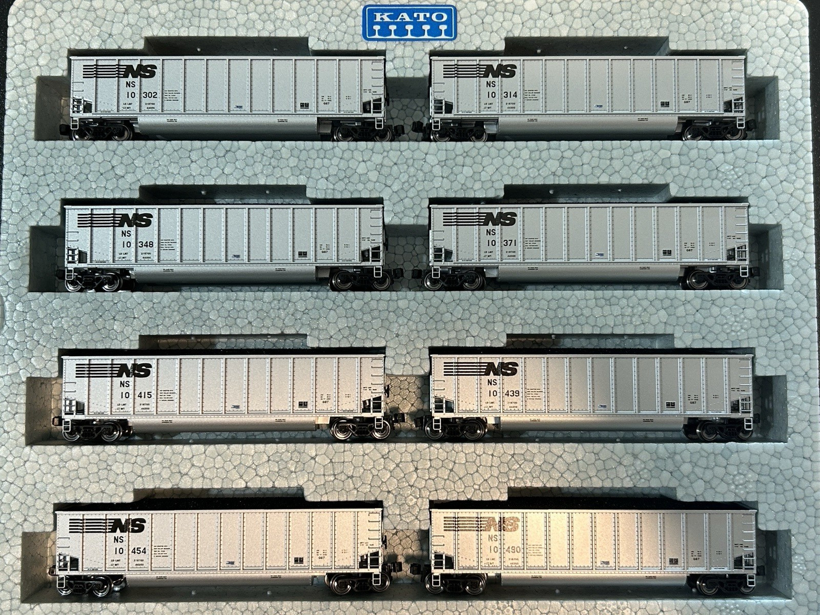 Kato N M1 Set + Norfolk Southern Bethgon Coal Set 8 Cars + SD80MAC – New!