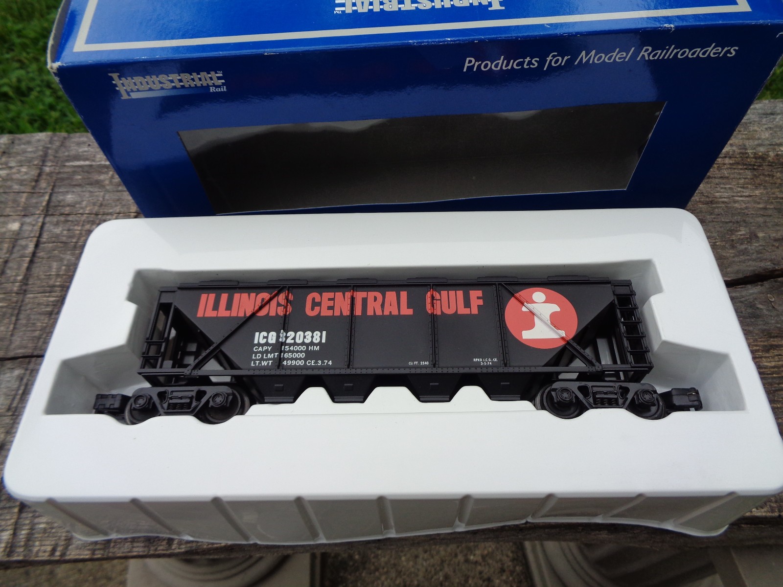 Industrial Rail 027 Scale Rolling Stock Illinois Central Gulf Hopper Car