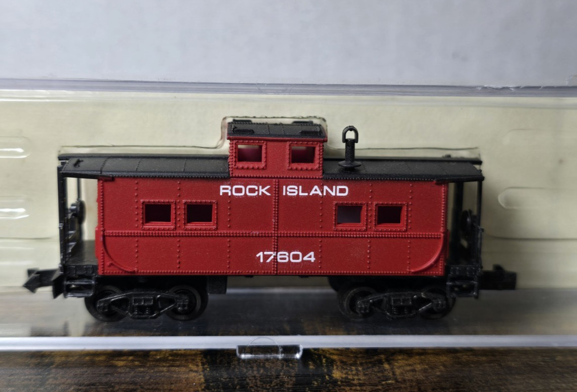 Life Like N Scale Rock Island Line RI Red Center Cupola Caboose 17054