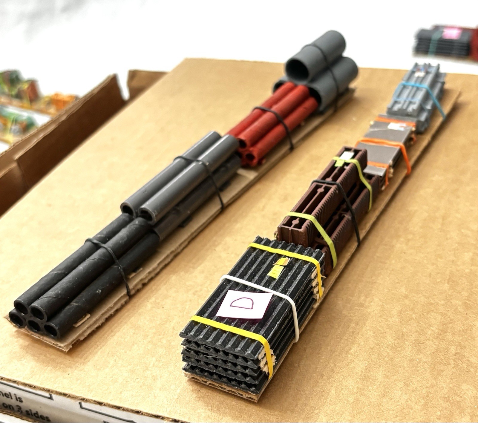 💥HO Scale Flatbed Loads ~ Handmade – You choose, in sets of 2. Pls read descrip