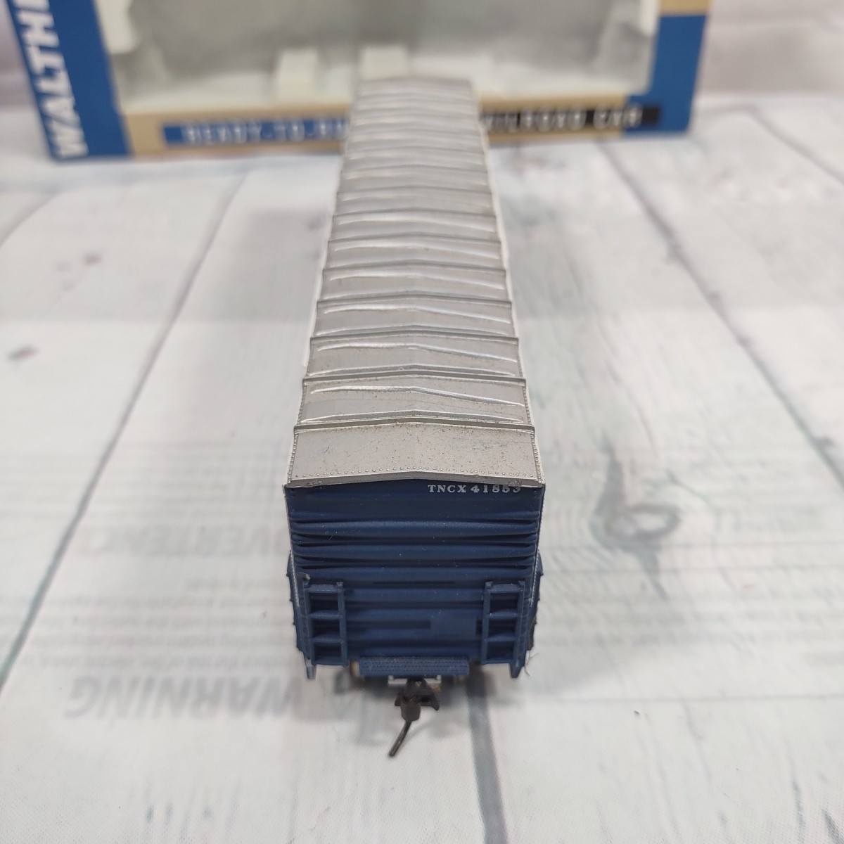 HO Walthers 932-3604 Nestle North American 50’ Exterior Post Boxcar TNCX #41853
