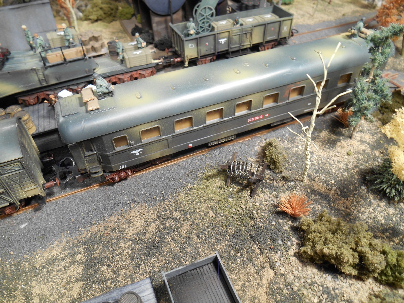 HO Roco Minitanks Artitec 7th Panzer LEOPOLD Artillery Train 5 Cars with Engine