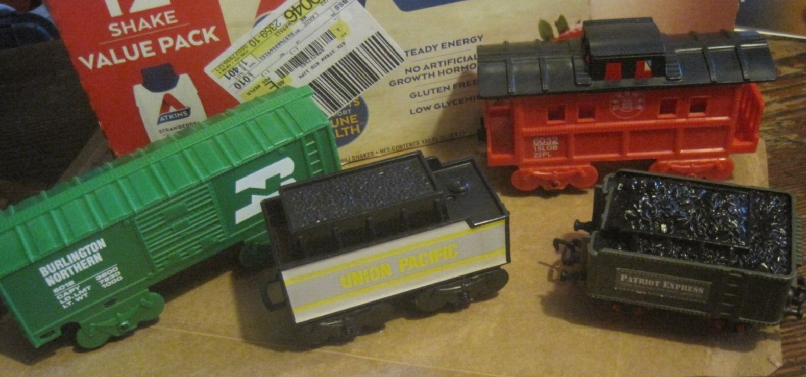 Scientific Toys LOT OF 4 Replacement Train Cars-BURLINGTON BOX CAR/CABOOSE/COAL