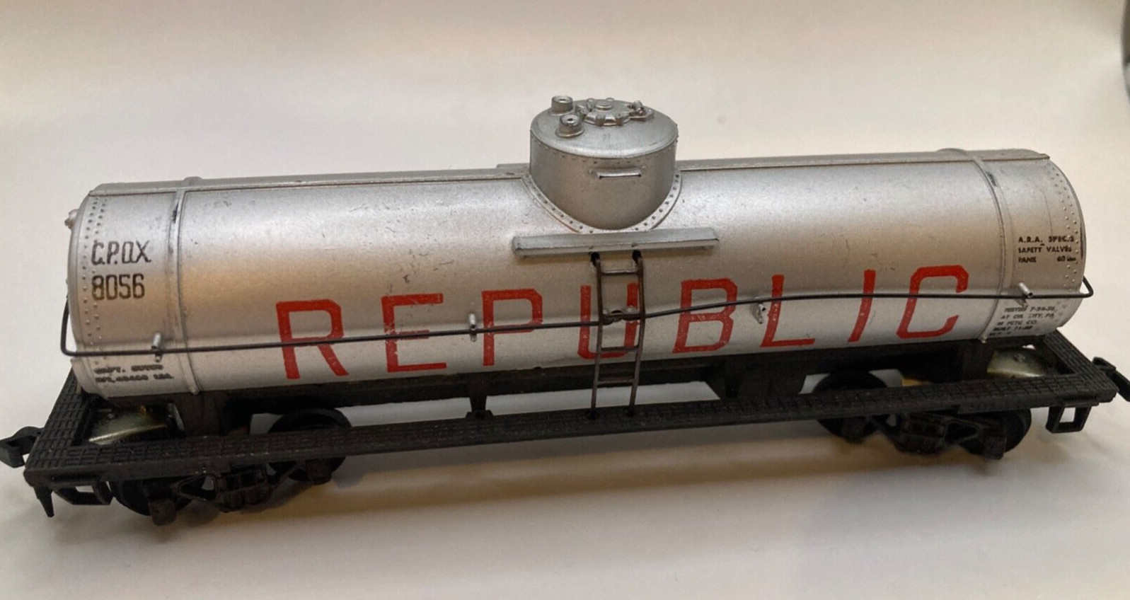 Vintage MANTUA HO Scale Republic Tank Car C.P.O.X. #8056 Silver