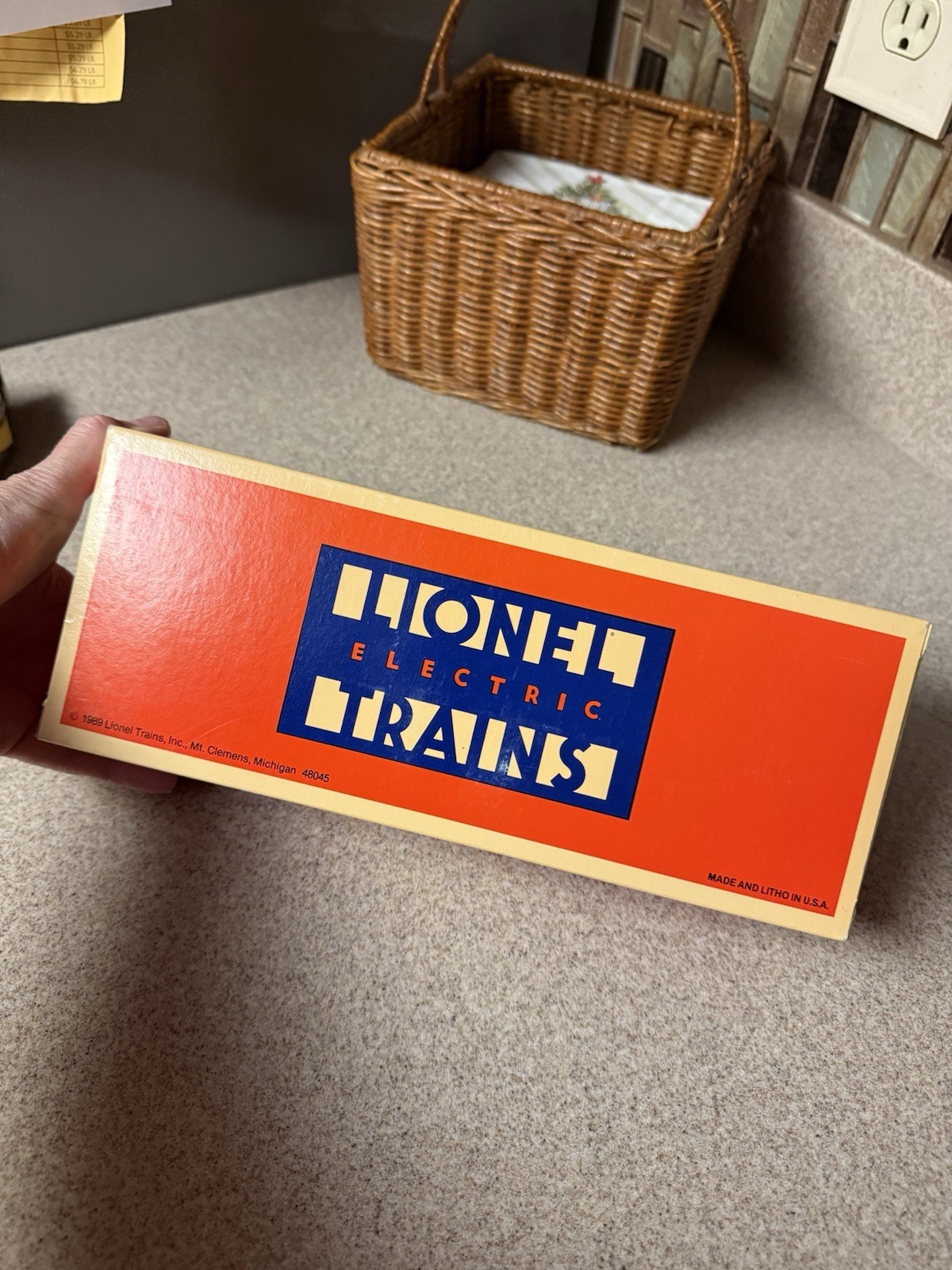 LIONEL 6-19932, LIONEL VISITOR’S CENTER BOX CAR, NIB (1994)