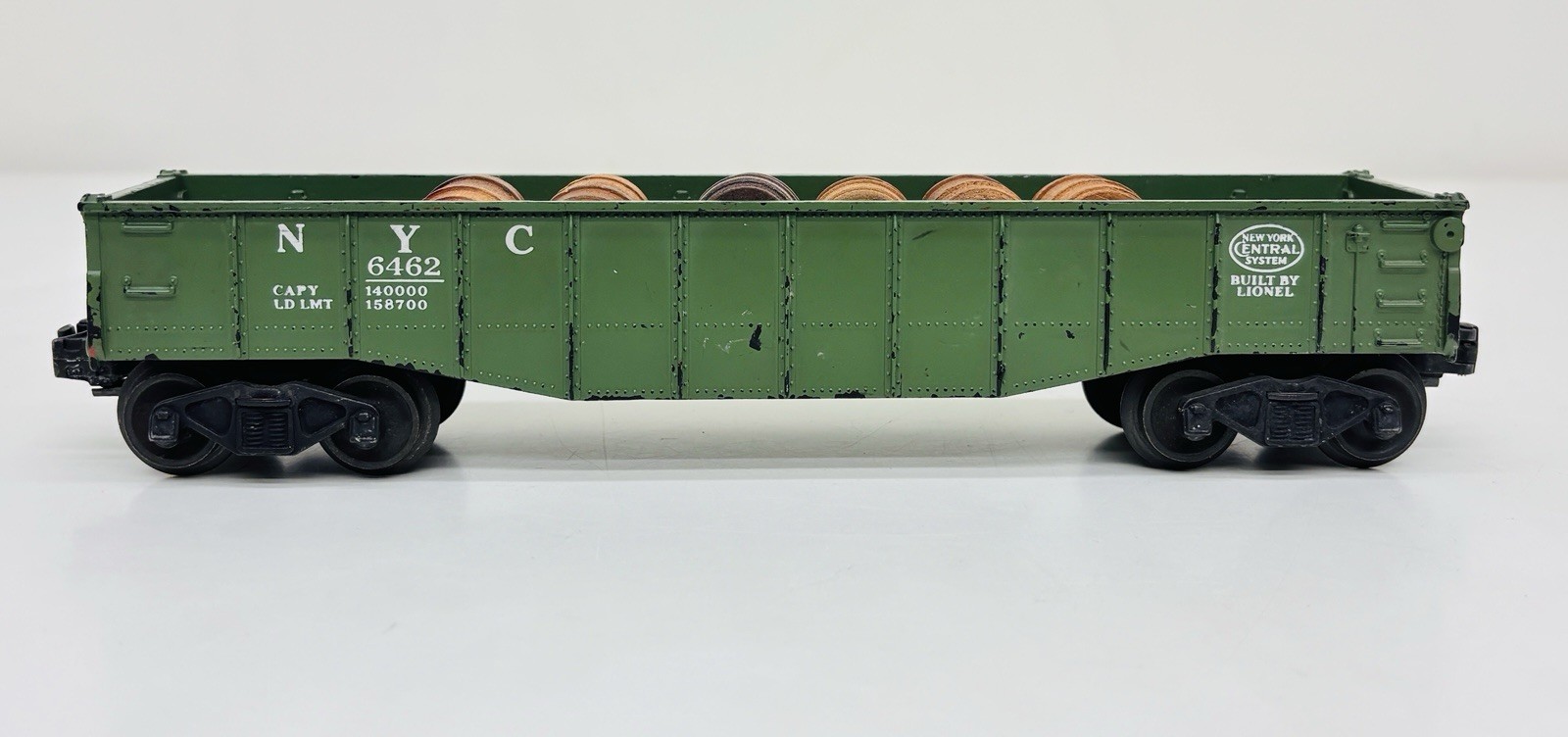 Lionel Postwar O New York Central Gondola Green w/ Barrels 6462-25