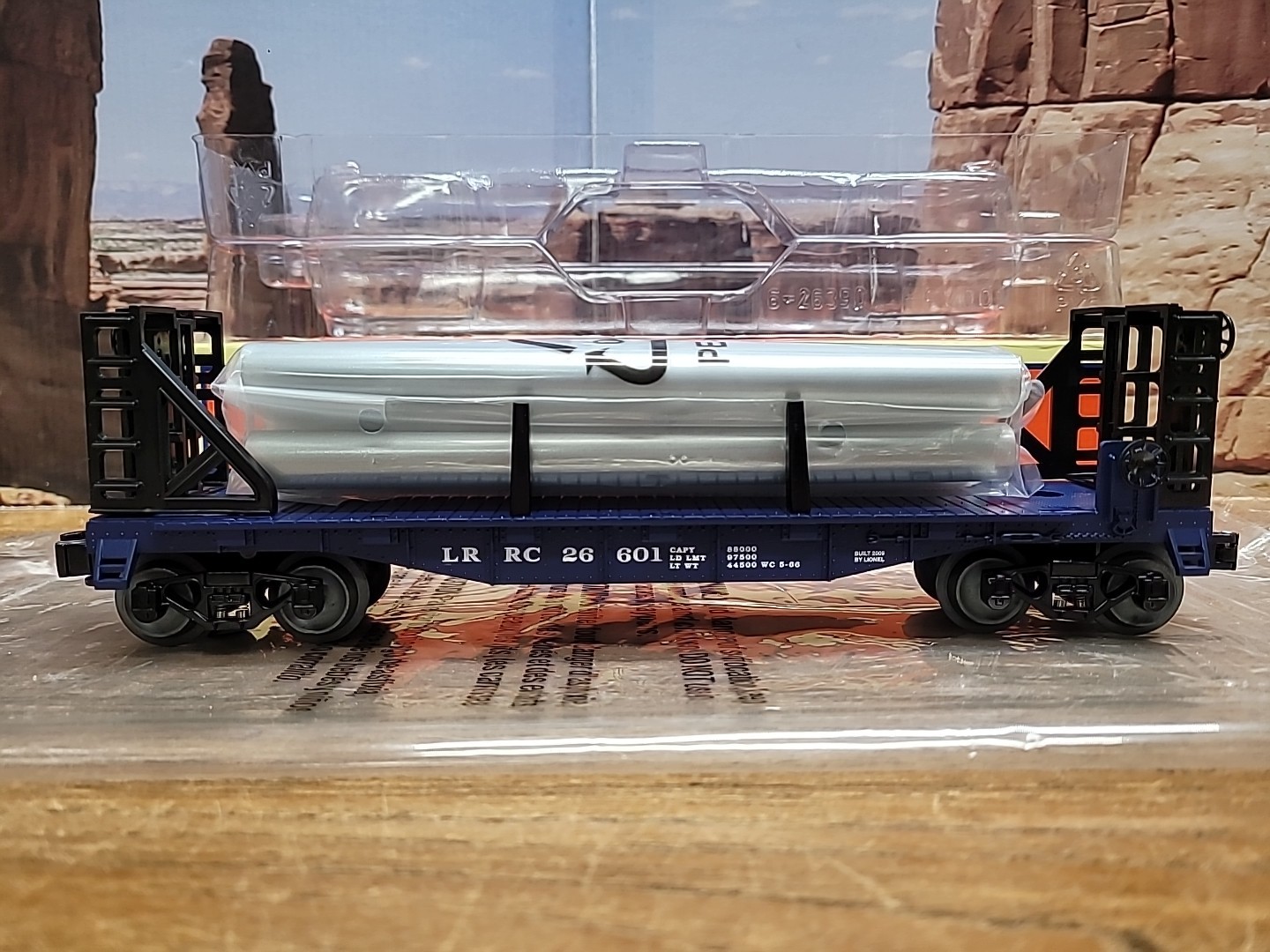 Lionel LRRC Flatcar With Pipes