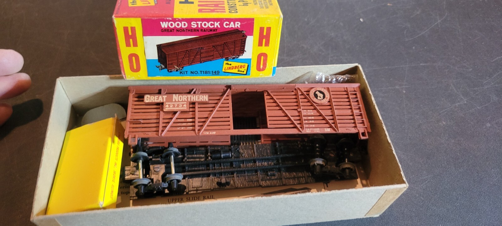 HO TRAIN KIT WOOD STOCK CAR GREAT NORTHERN RAILWAY 42734