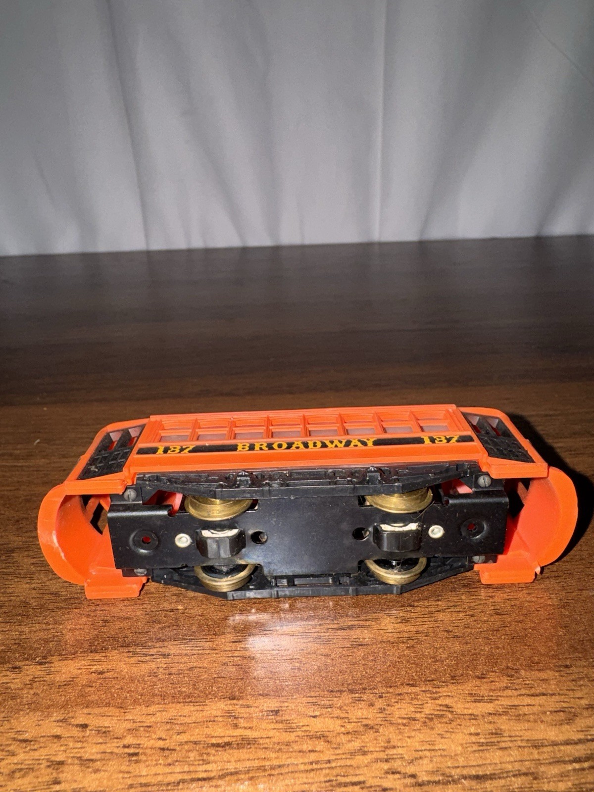 Tyco HO Scale Broadway Trolley Car #137 Model 214G Orange & Black