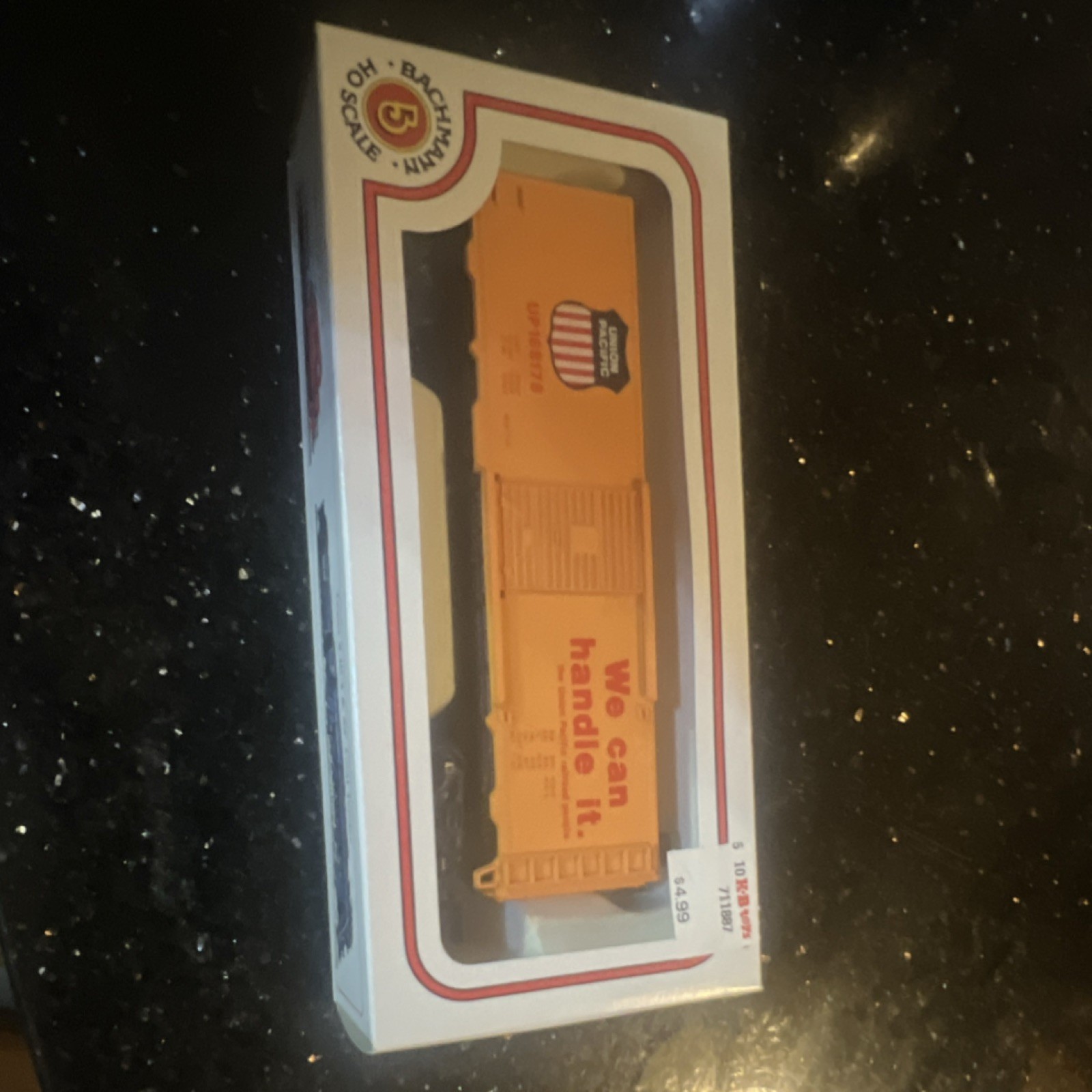 Bachmann HO Scale Box Car Union Pacific Yellow No. 17606 Plastic Ready to Go