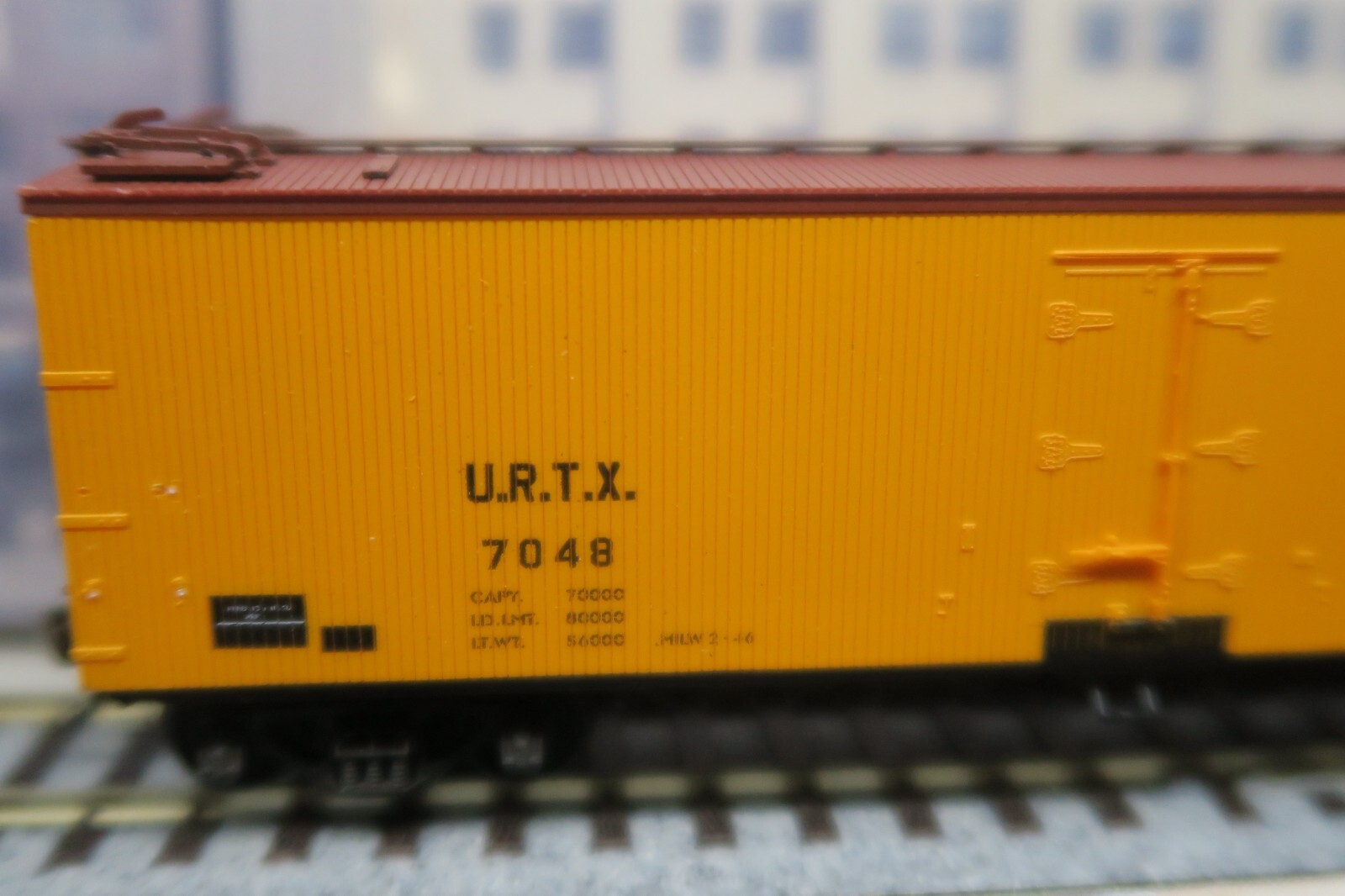 BLUEPRINT HO #1213 MILW URTX 7048 40′ REEFER W/KADEE TRUCKS & CPLRS PLEASE READ!