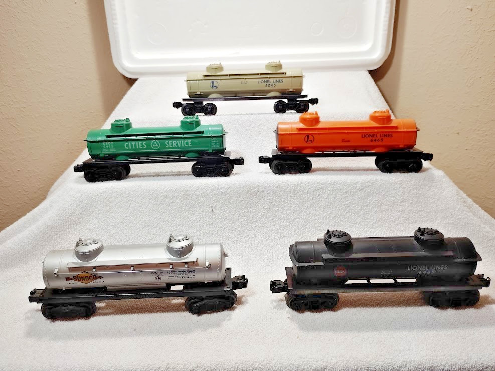 5 Lionel O Gauge Lionel Lines, Sunoco, Gulf 6465 & 6045 Double Dome Tank Car Lot