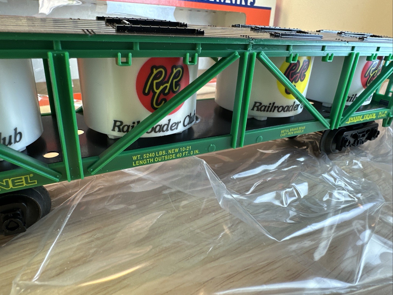 NIB O GAUGE LIONEL INSIDE TRACK RAILROADER CLUB VAT CAR FROM 1996 (19940)