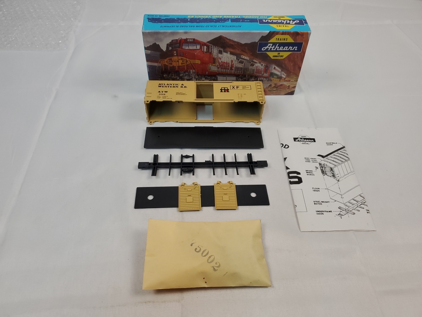 Ho Scale Athearn Atlantic & Western R.R. 40′ Box Car ATW 2059 Blue Box